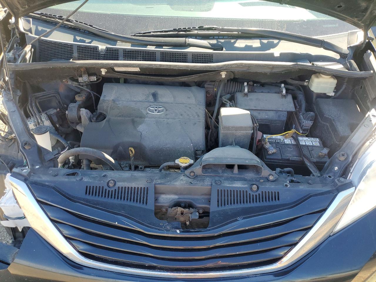 2015 Toyota Sienna Le Gray vin: 5TDKK3DCXFS625469