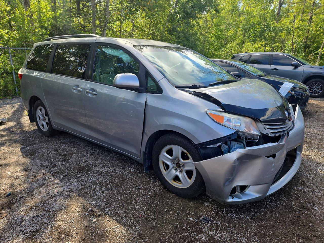 2015 Toyota Sienna Le Silver vin: 5TDKK3DCXFS668886