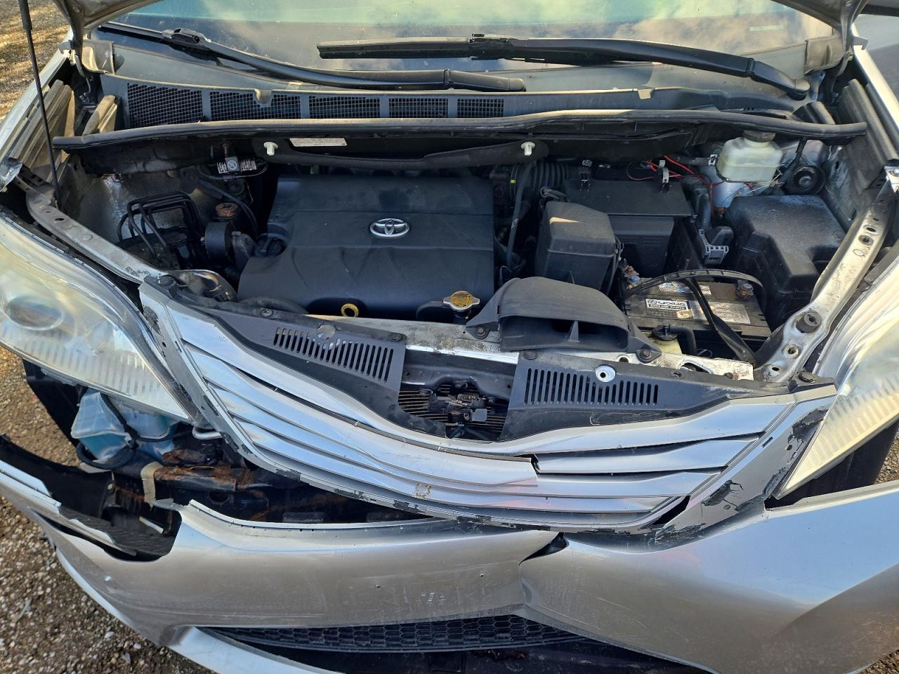 2015 Toyota Sienna Le Silver vin: 5TDKK3DCXFS668886