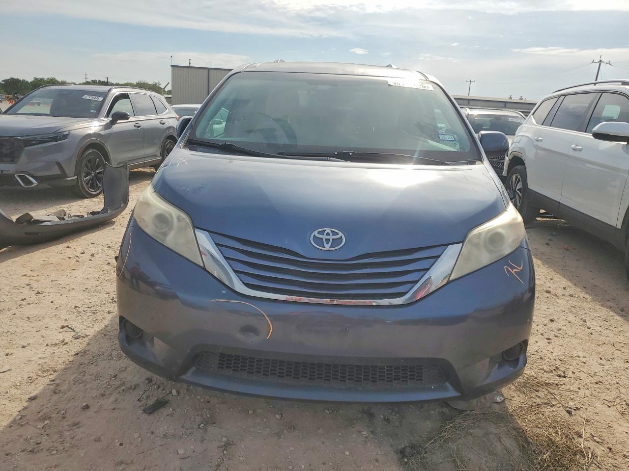2015 Toyota Sienna Le Blue vin: 5TDKK3DCXFS688281