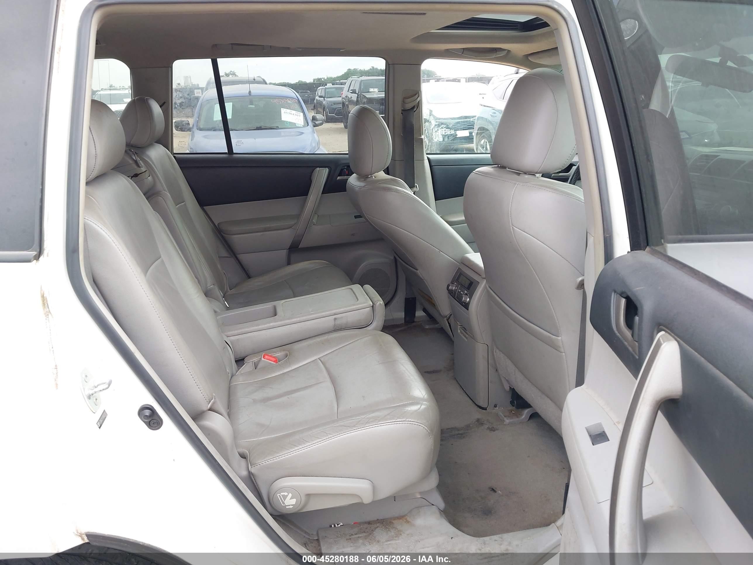 2010 Toyota Highlander Se V6 White vin: 5TDKK3EH2AS020817