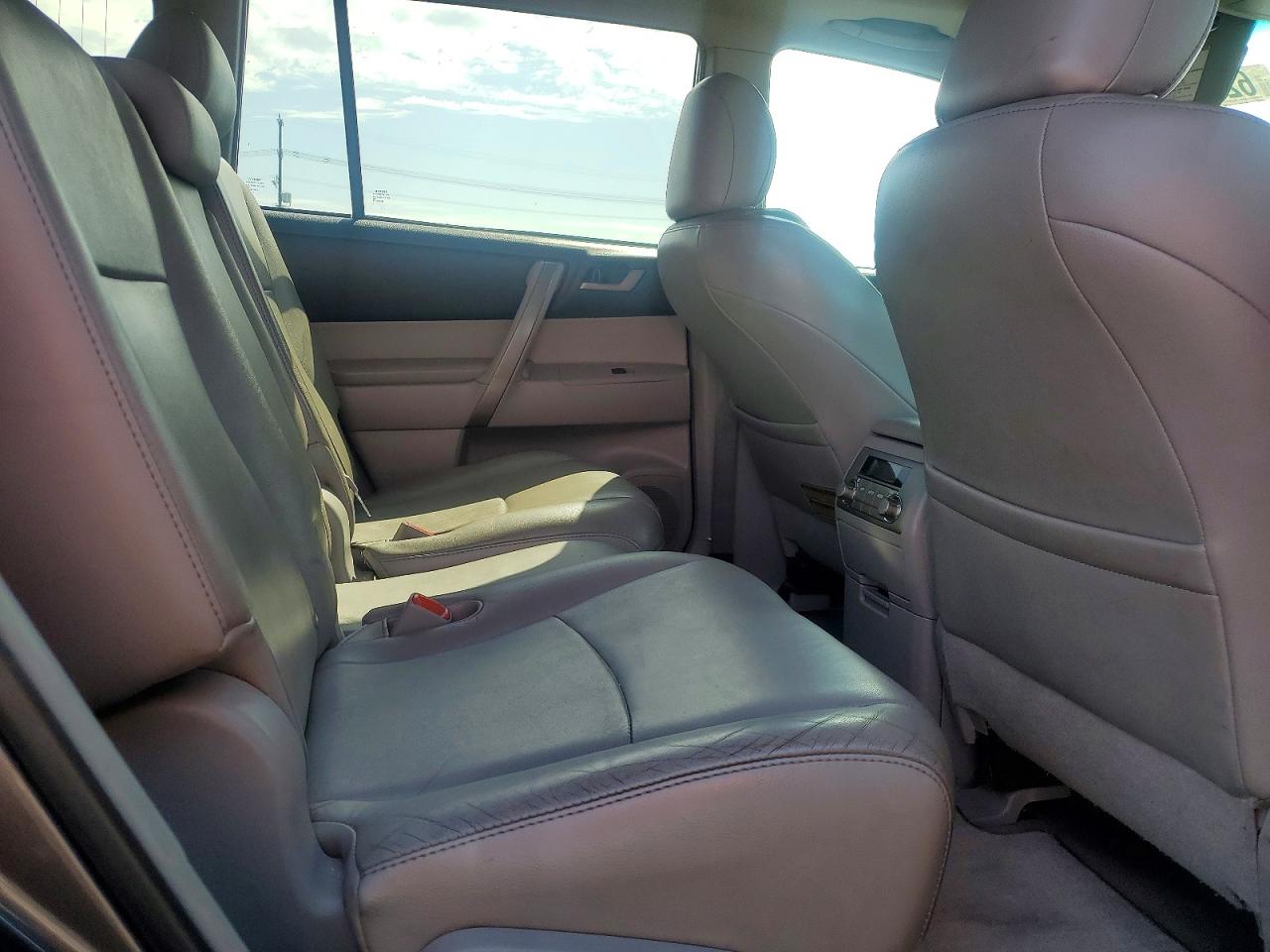 2010 Toyota Highlander Se Серый vin: 5TDKK3EH3AS009860
