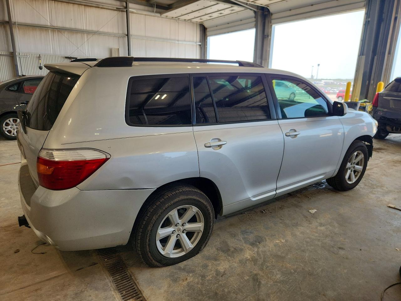2010 Toyota Highlander Se Silver vin: 5TDKK3EH9AS011063