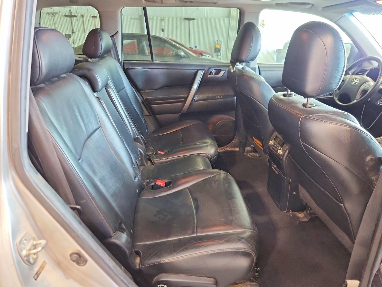 2010 Toyota Highlander Se Silver vin: 5TDKK3EH9AS011063