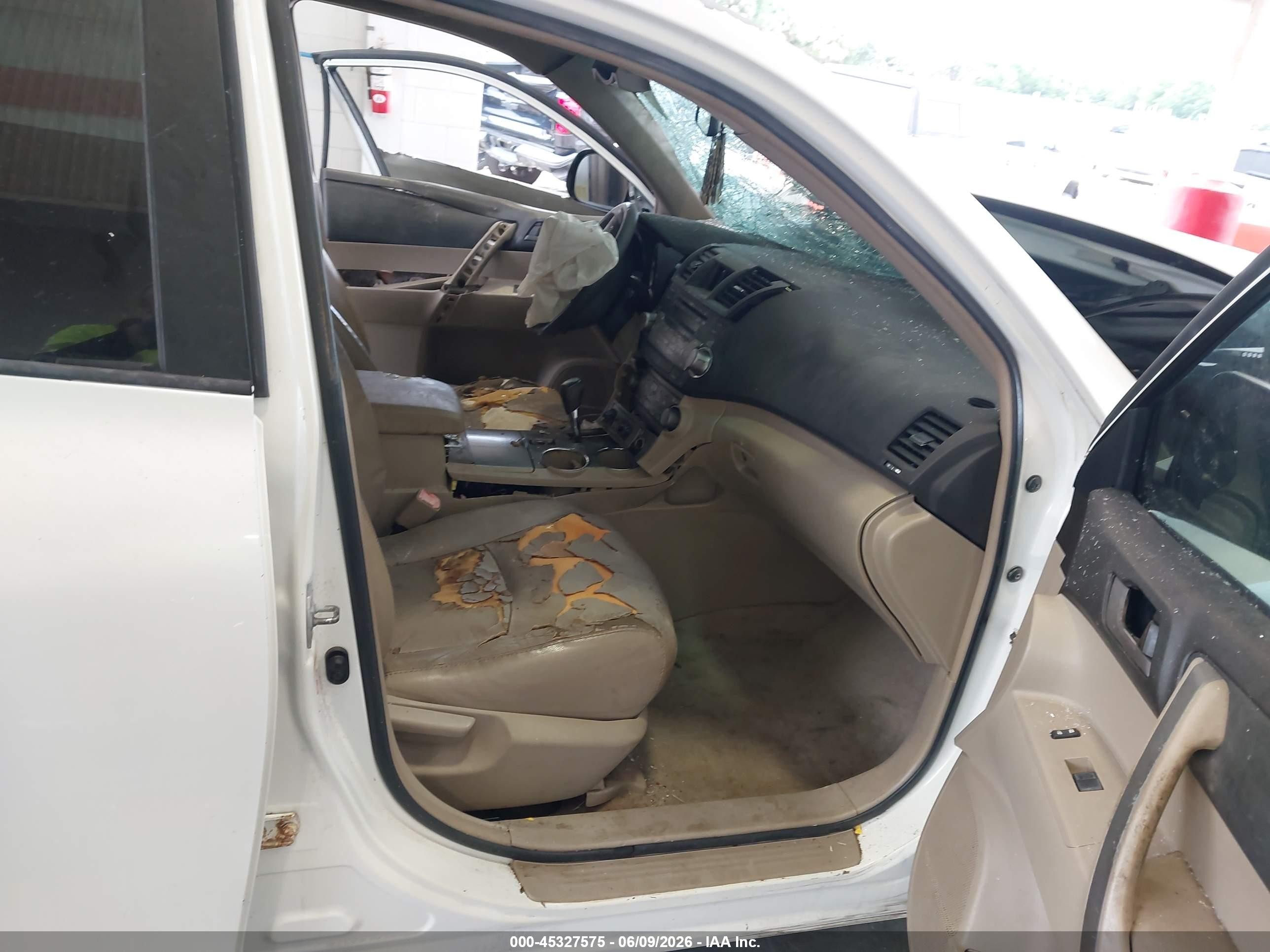 2010 Toyota Highlander Se V6 White vin: 5TDKK3EHXAS018751