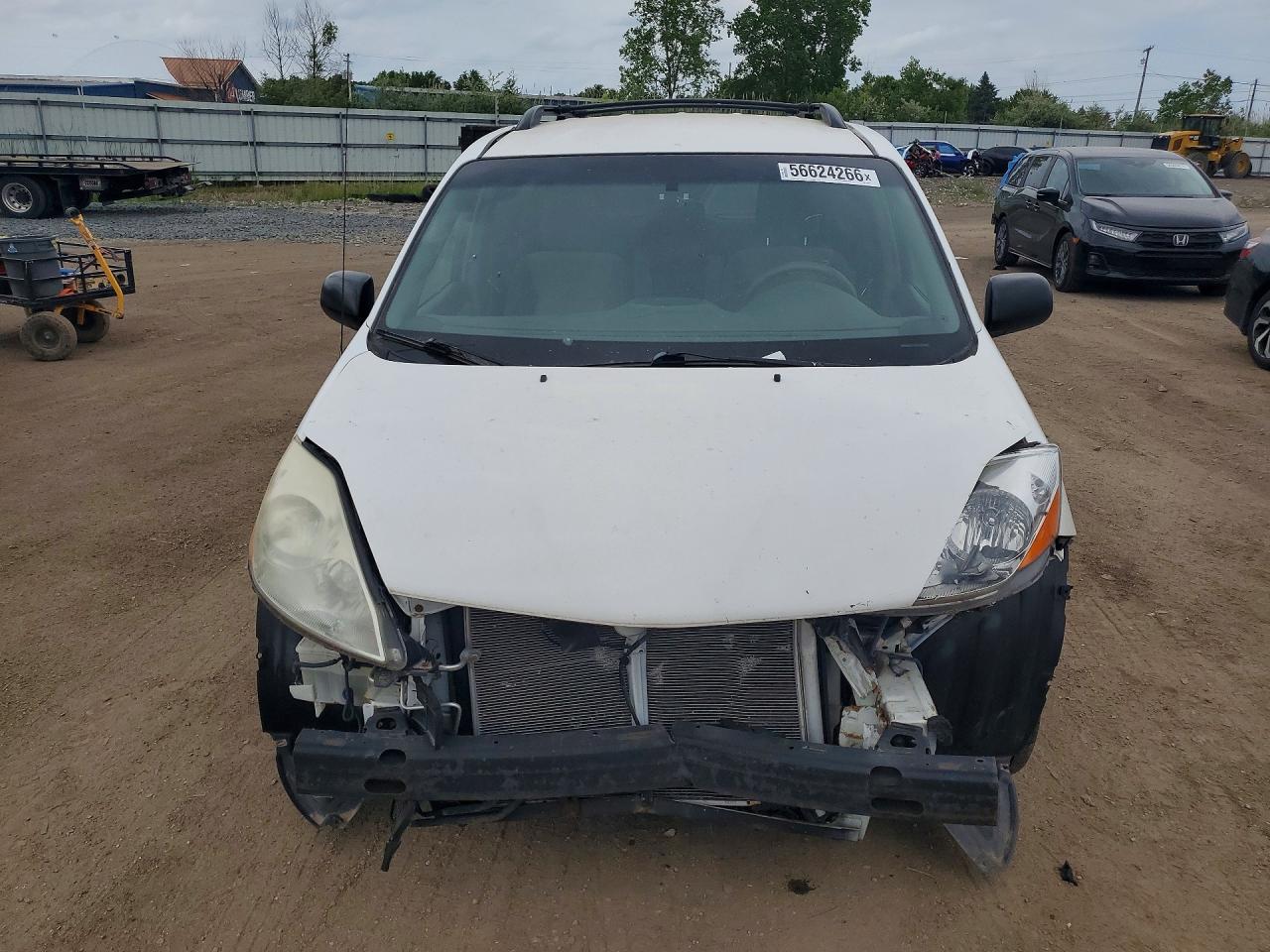 2010 Toyota Sienna Le 8-passenger Белый vin: 5TDKK4CC0AS291615