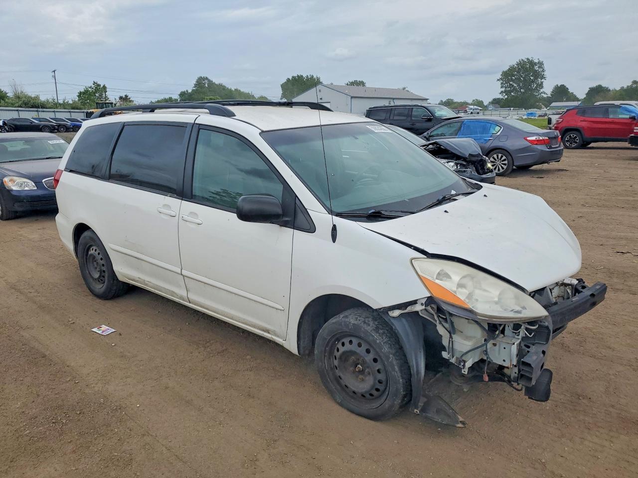 2010 Toyota Sienna Le 8-passenger Белый vin: 5TDKK4CC0AS291615