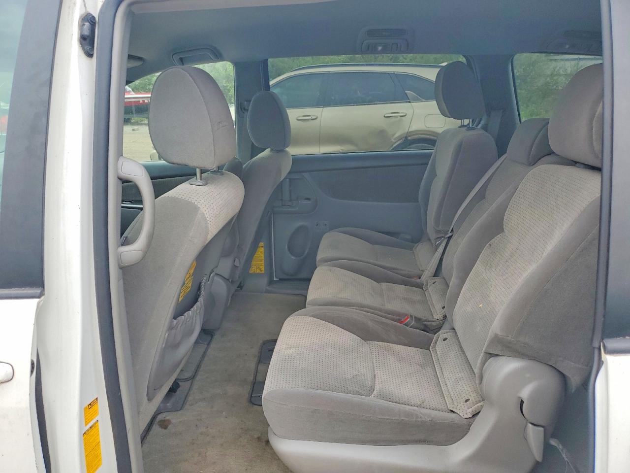 2010 Toyota Sienna Le 8-passenger Белый vin: 5TDKK4CC0AS291615