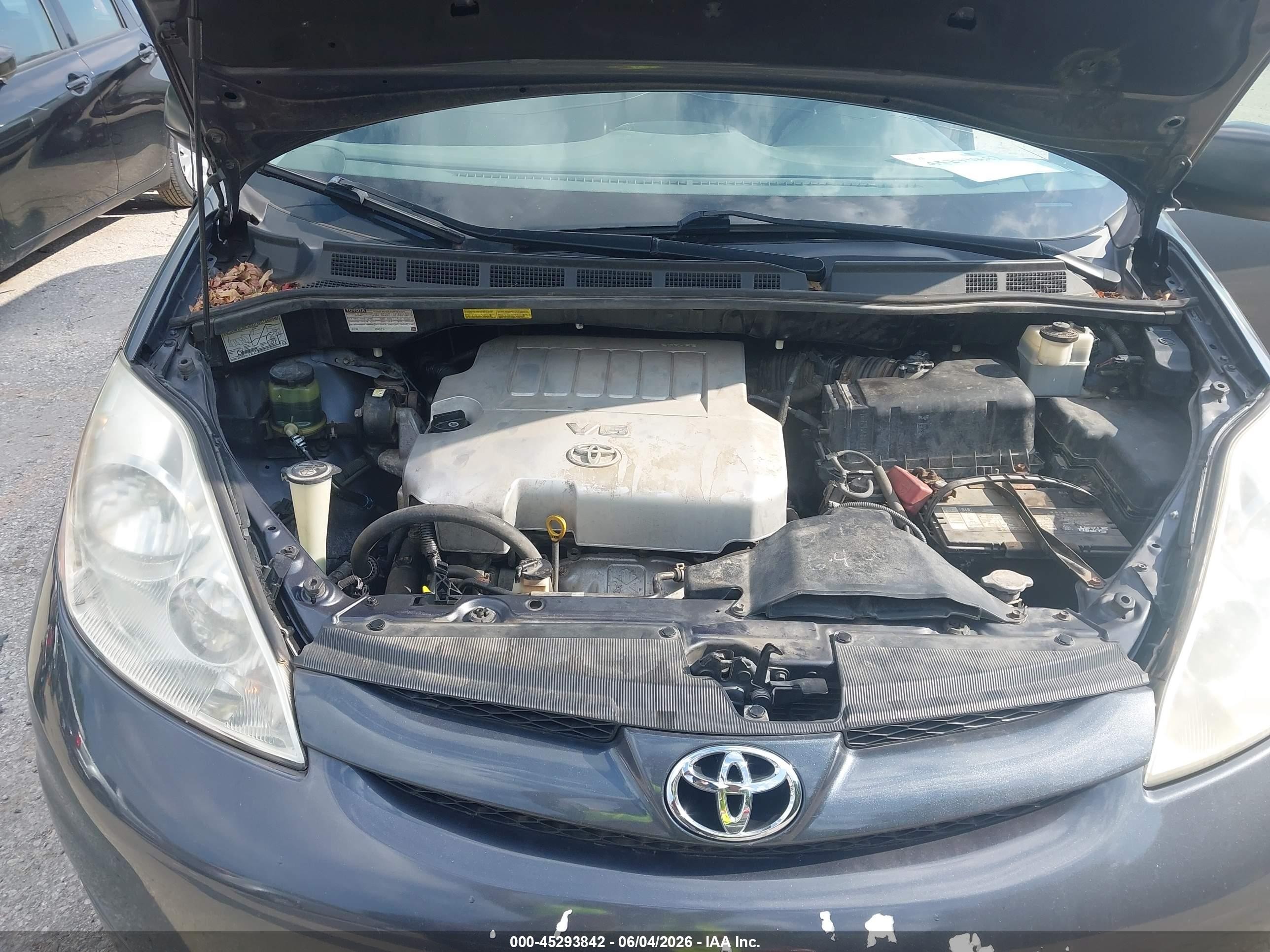 2010 Toyota Sienna Le Gray vin: 5TDKK4CC0AS294630