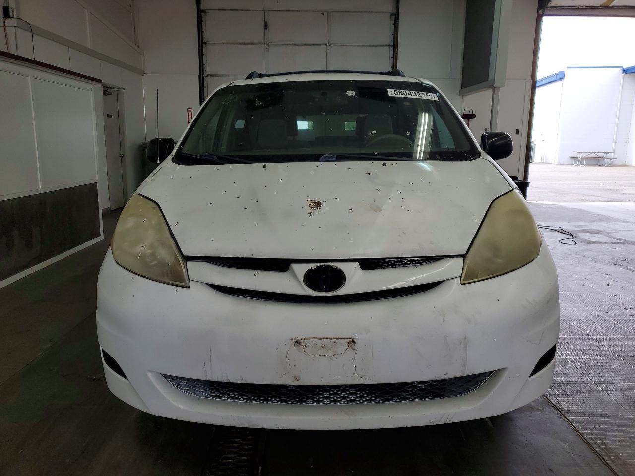 2010 Toyota Sienna Le 7-passenger Белый vin: 5TDKK4CC0AS303584