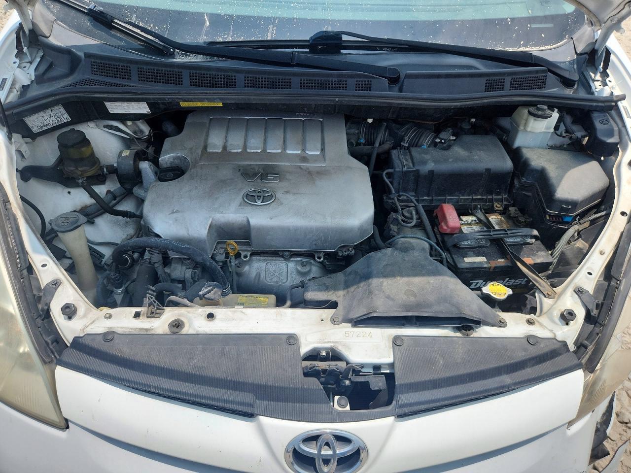 2010 Toyota Sienna Le 8-passenger White vin: 5TDKK4CC0AS309143