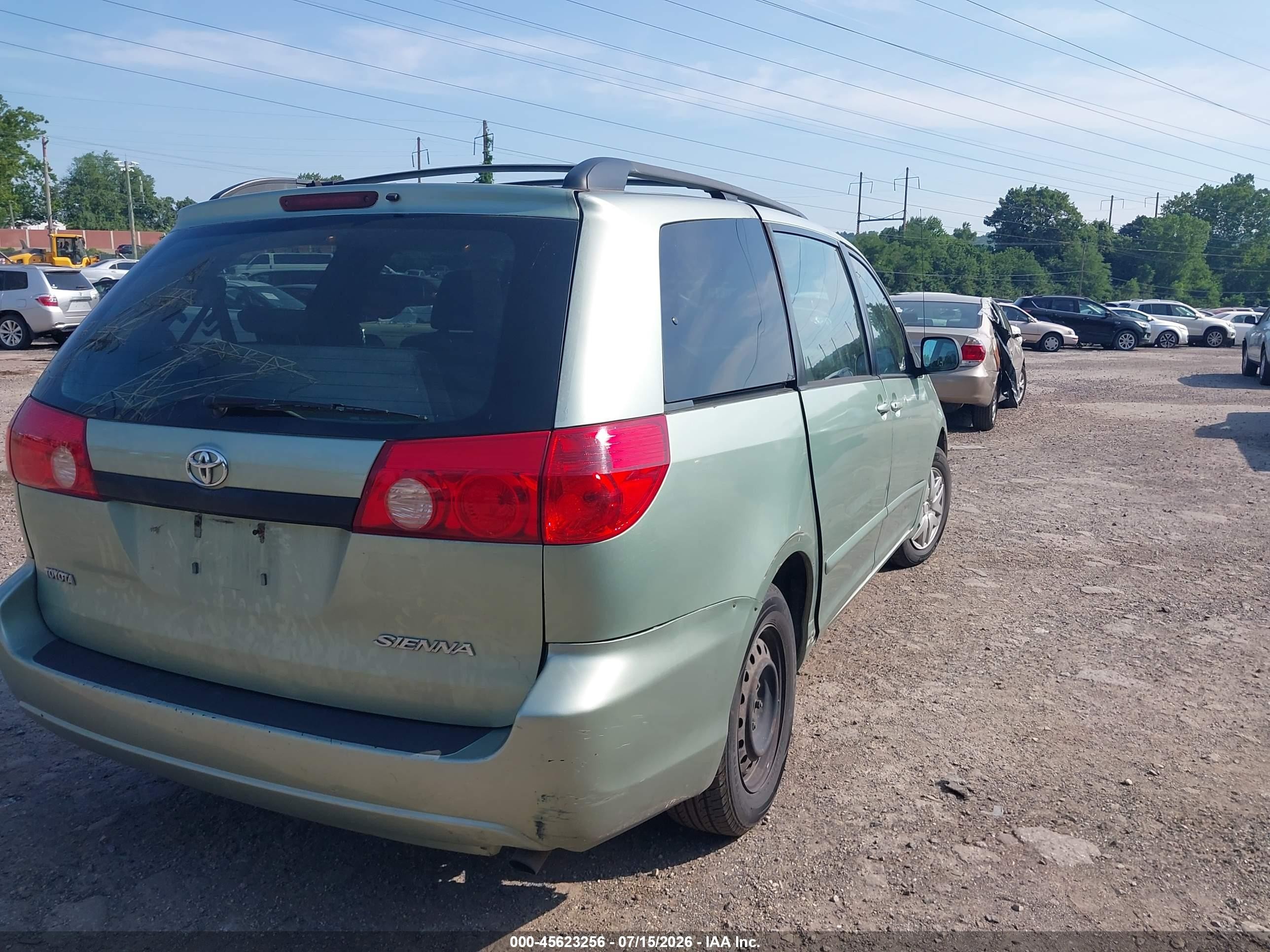 2010 Toyota Sienna Le Green vin: 5TDKK4CC0AS333572