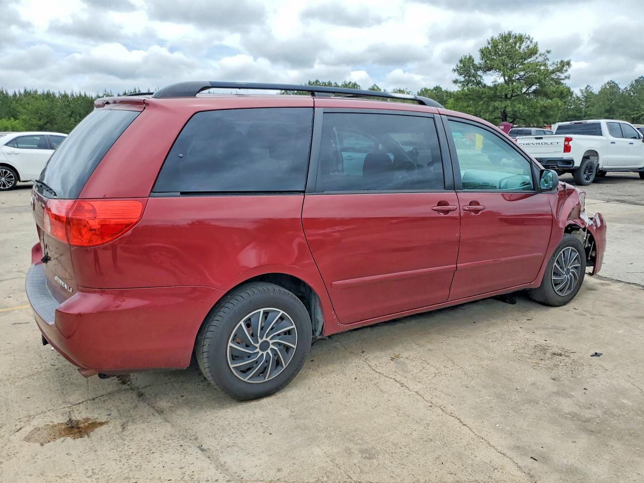 2010 Toyota Sienna Le 7-passenger Burgundy vin: 5TDKK4CC1AS314402