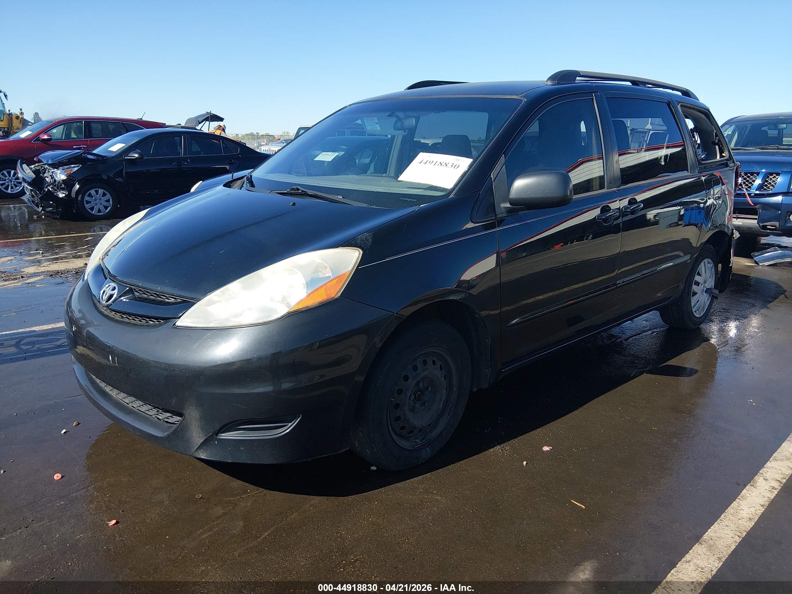 2010 Toyota Sienna Le Black vin: 5TDKK4CC1AS315825