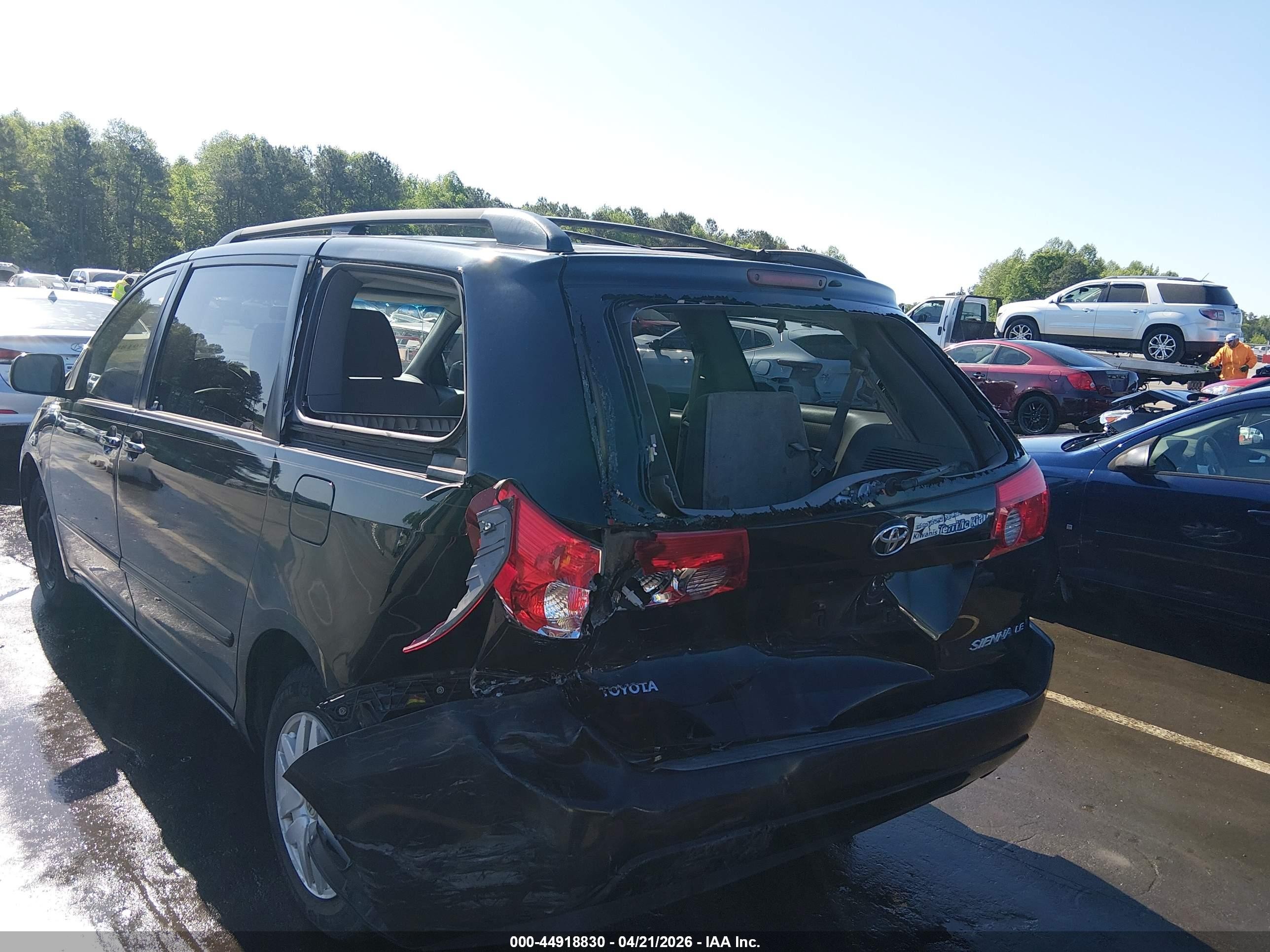 2010 Toyota Sienna Le Black vin: 5TDKK4CC1AS315825