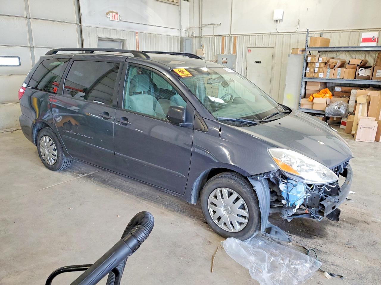 2010 Toyota Sienna Le 8-passenger Gray vin: 5TDKK4CC1AS316733