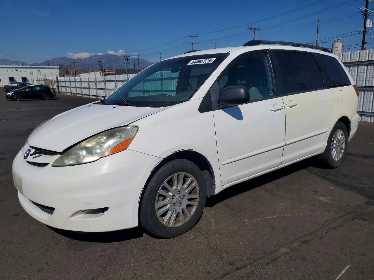 2010 Toyota Sienna Le 8-passenger Белый vin: 5TDKK4CC1AS327621