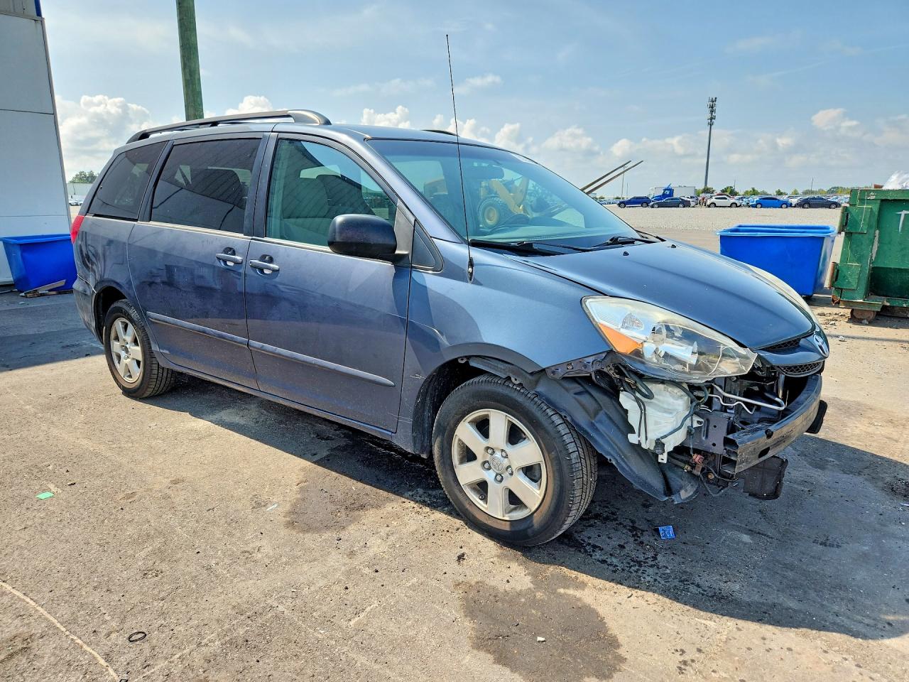 2010 Toyota Sienna Le 7-passenger Gray vin: 5TDKK4CC1AS334567