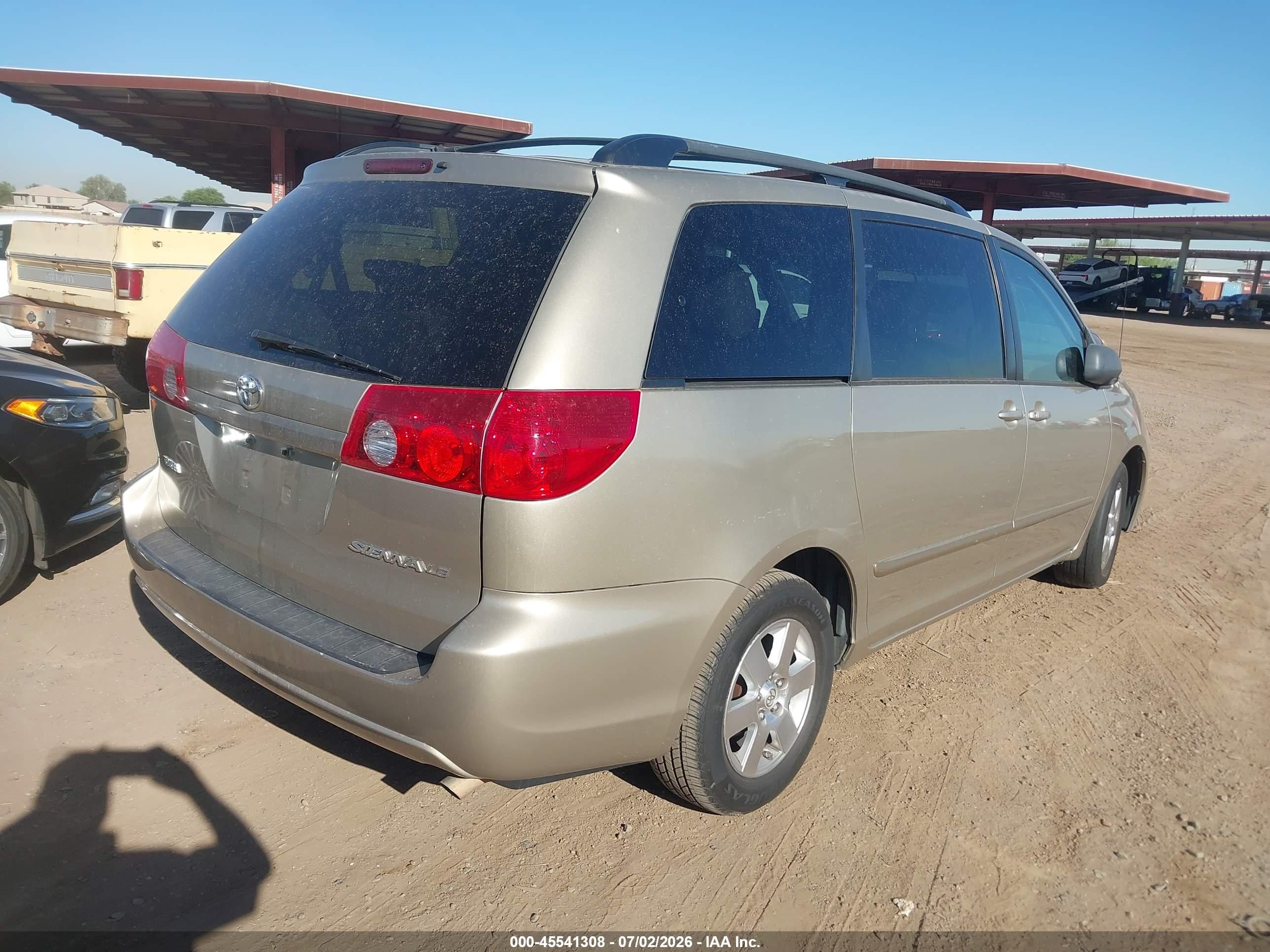 2010 Toyota Sienna Le Gold vin: 5TDKK4CC1AS334889