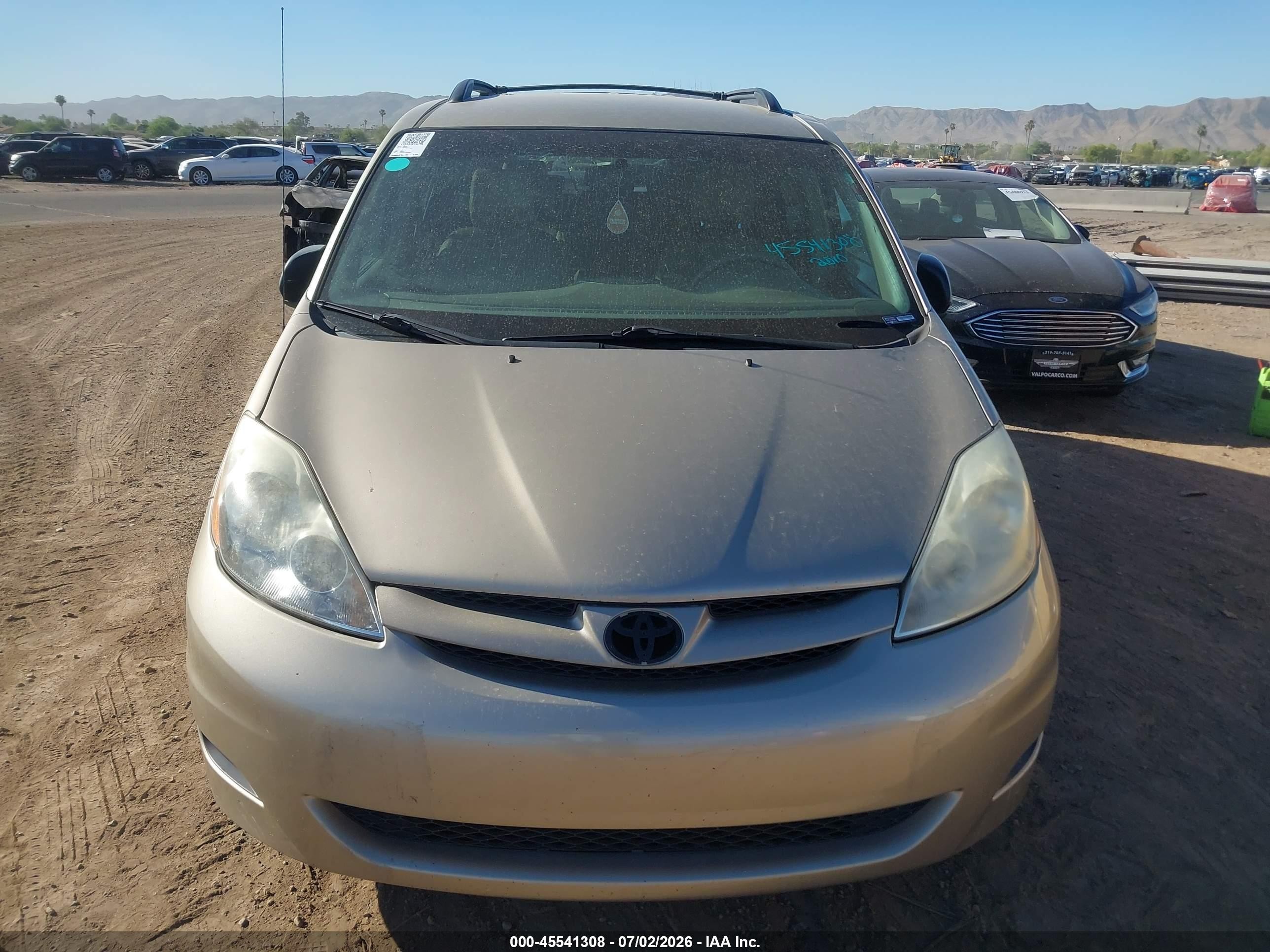 2010 Toyota Sienna Le Gold vin: 5TDKK4CC1AS334889