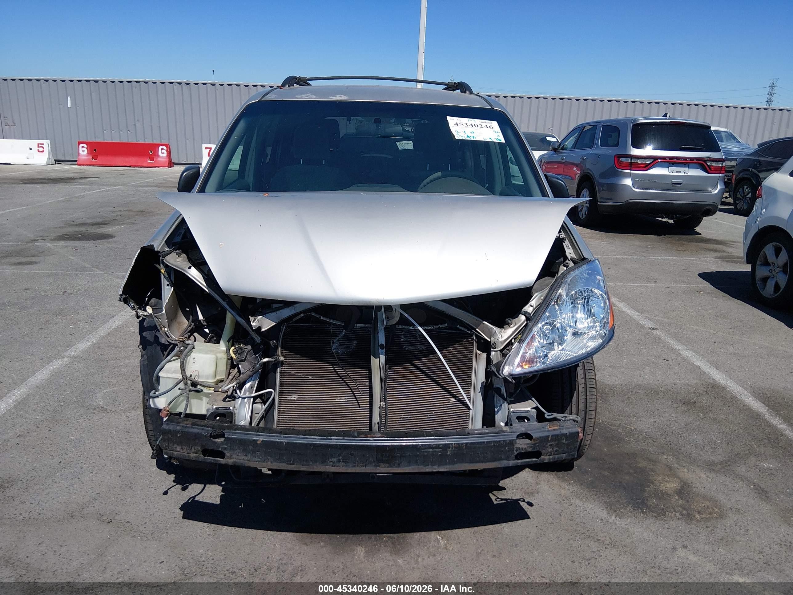 2010 Toyota Sienna Le Beige vin: 5TDKK4CC2AS304171