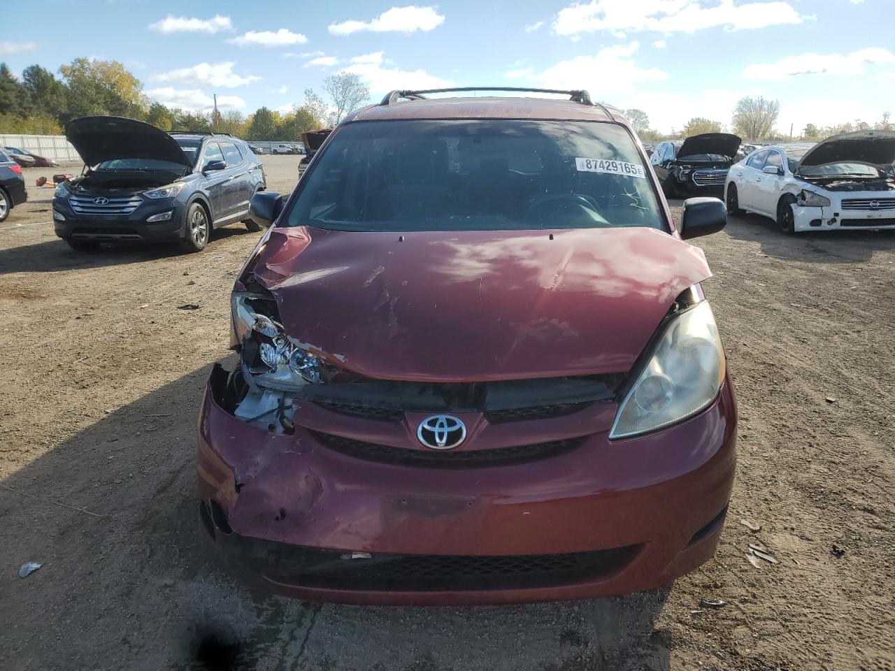 2010 Toyota Sienna Le 8-passenger Red vin: 5TDKK4CC2AS319334