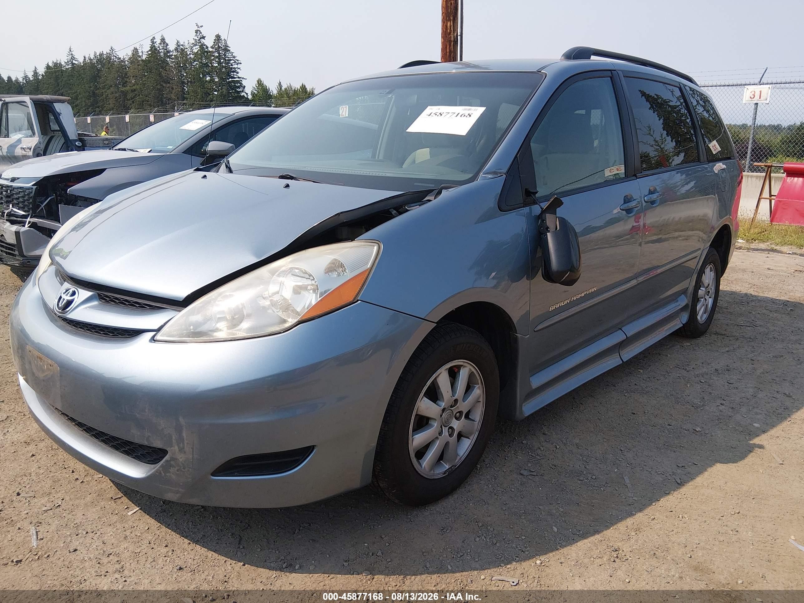 2010 Toyota Sienna Le Light Blue vin: 5TDKK4CC2AS327336