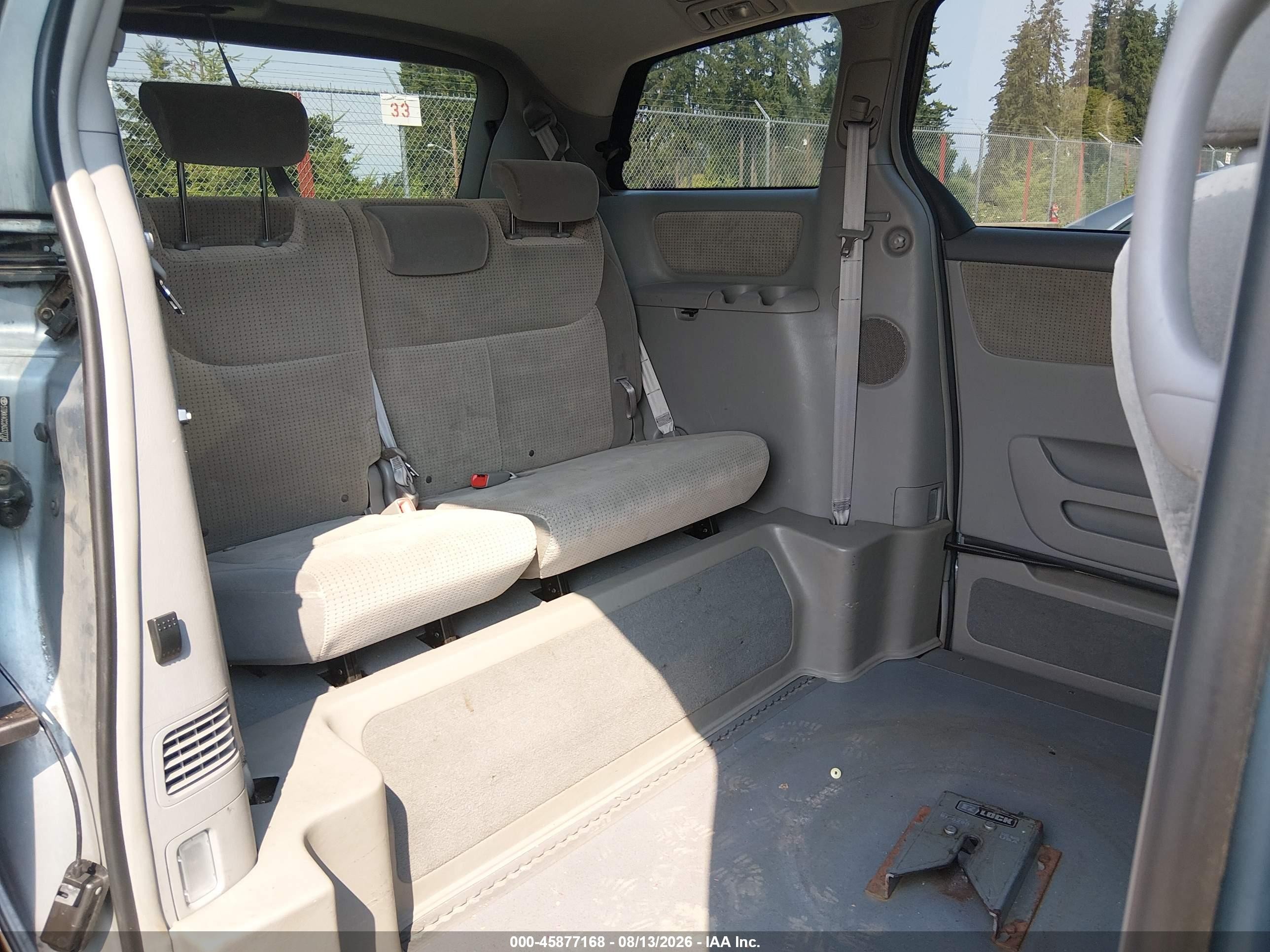 2010 Toyota Sienna Le Light Blue vin: 5TDKK4CC2AS327336