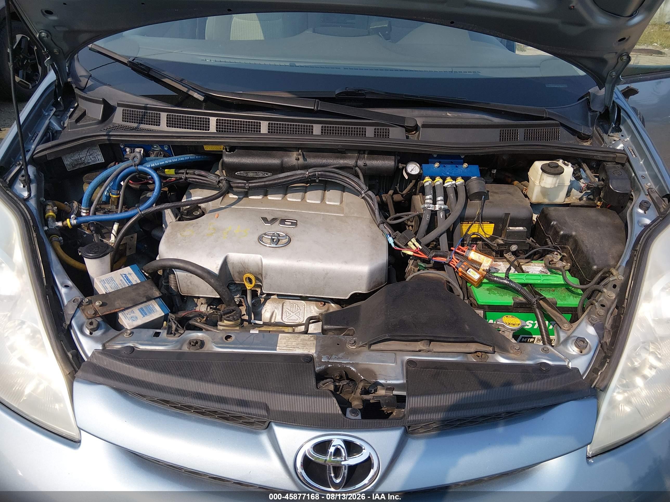2010 Toyota Sienna Le Light Blue vin: 5TDKK4CC2AS327336
