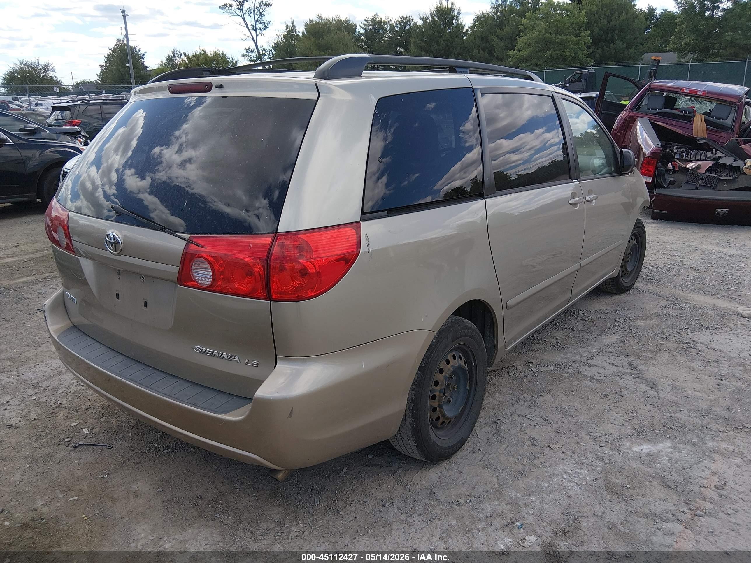 2010 Toyota Sienna Le Gold vin: 5TDKK4CC2AS331676