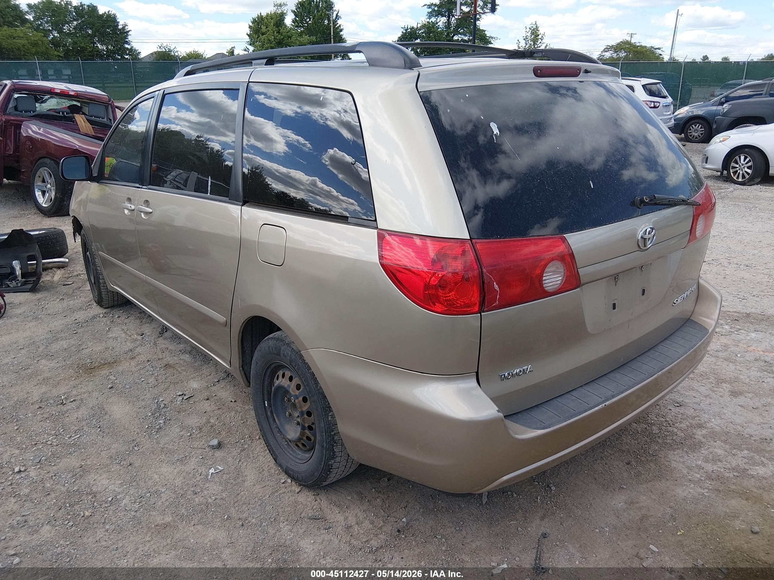 2010 Toyota Sienna Le Gold vin: 5TDKK4CC2AS331676