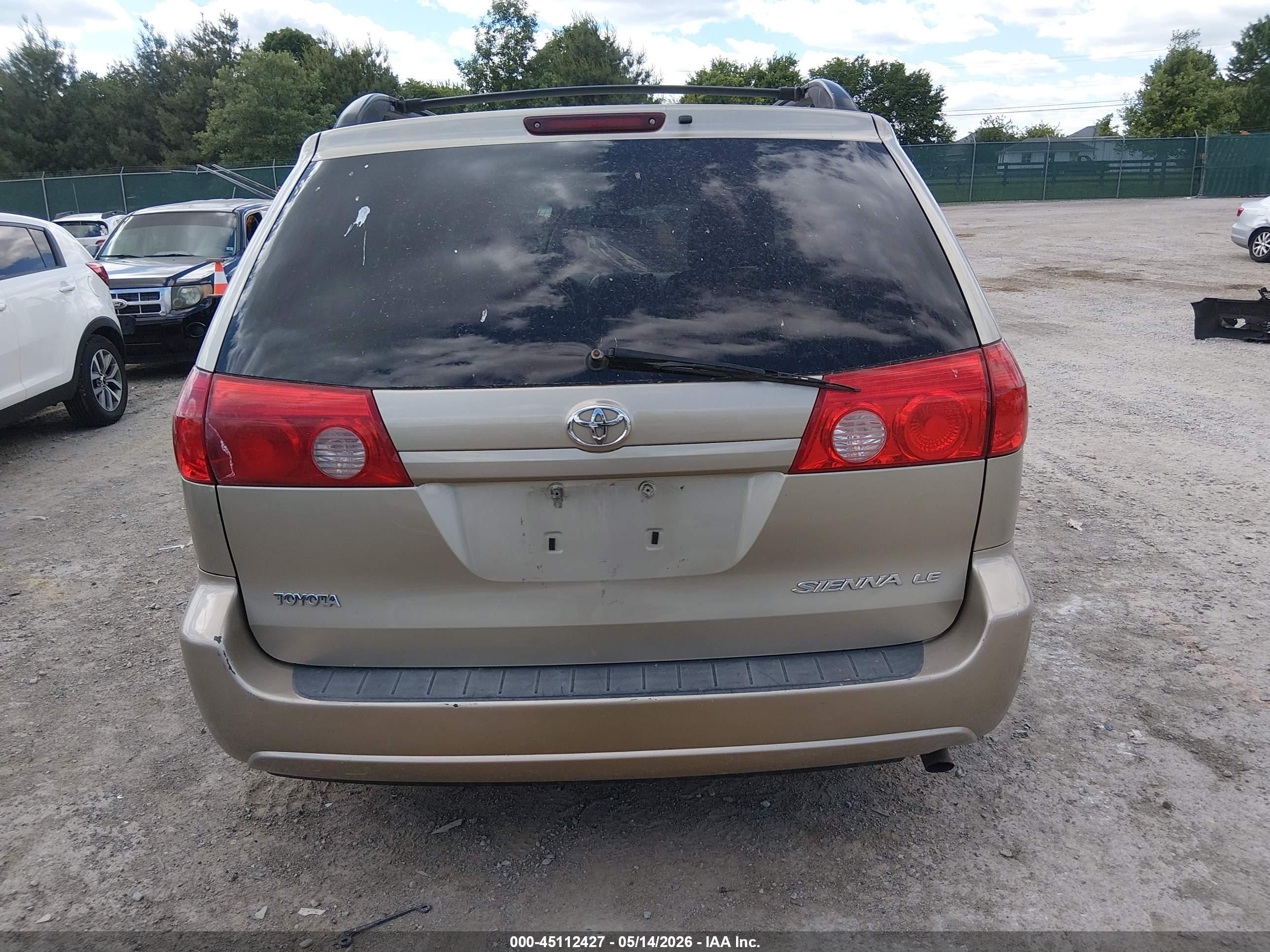 2010 Toyota Sienna Le Gold vin: 5TDKK4CC2AS331676