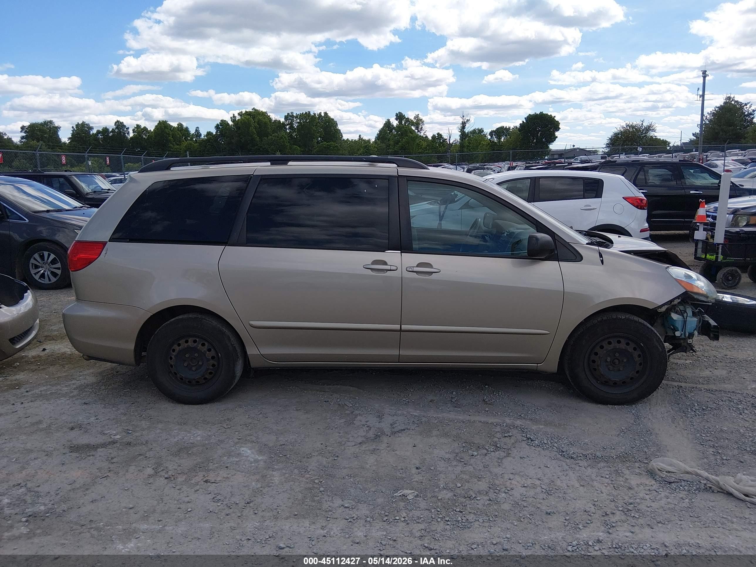 2010 Toyota Sienna Le Gold vin: 5TDKK4CC2AS331676