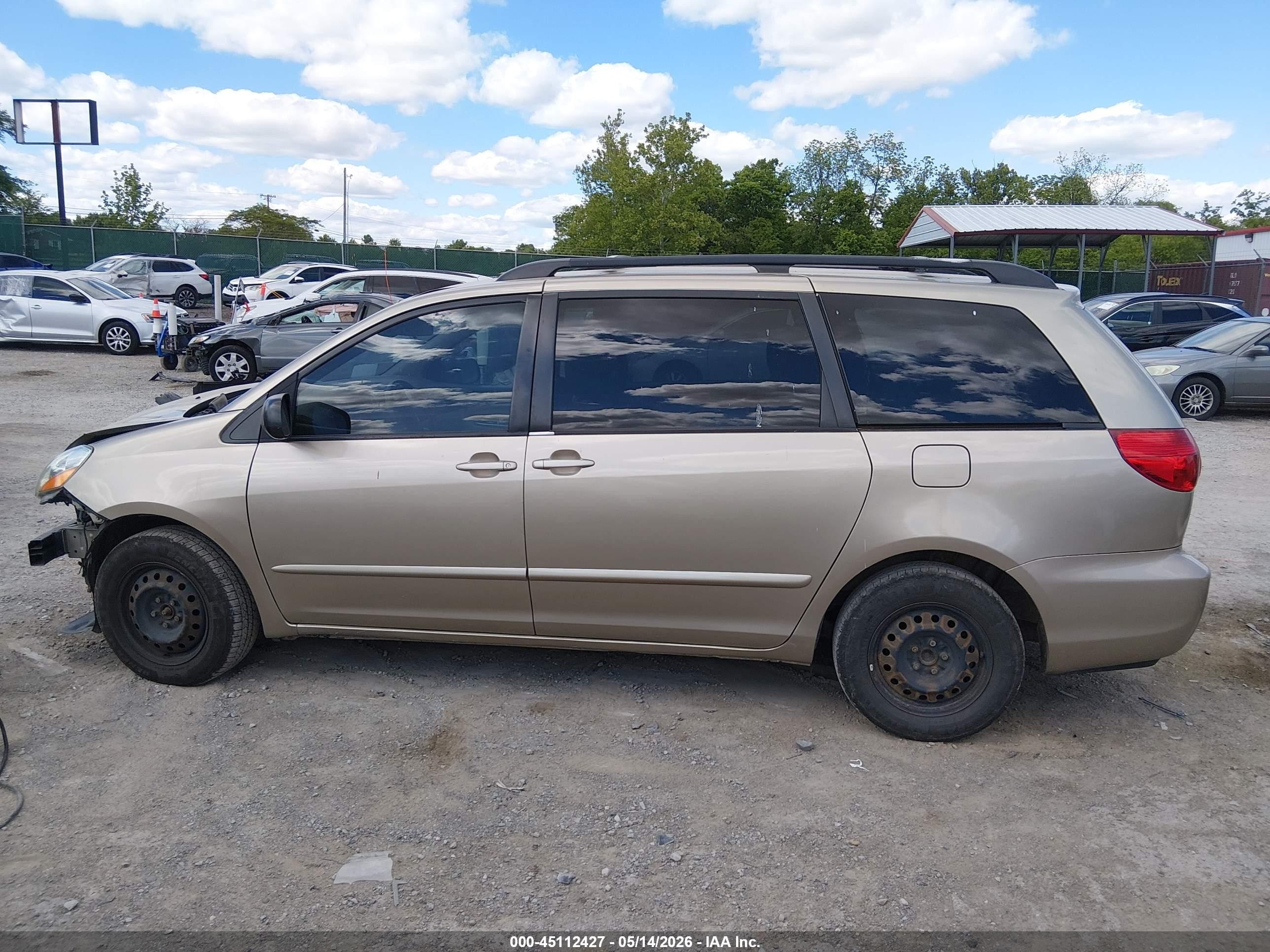 2010 Toyota Sienna Le Gold vin: 5TDKK4CC2AS331676