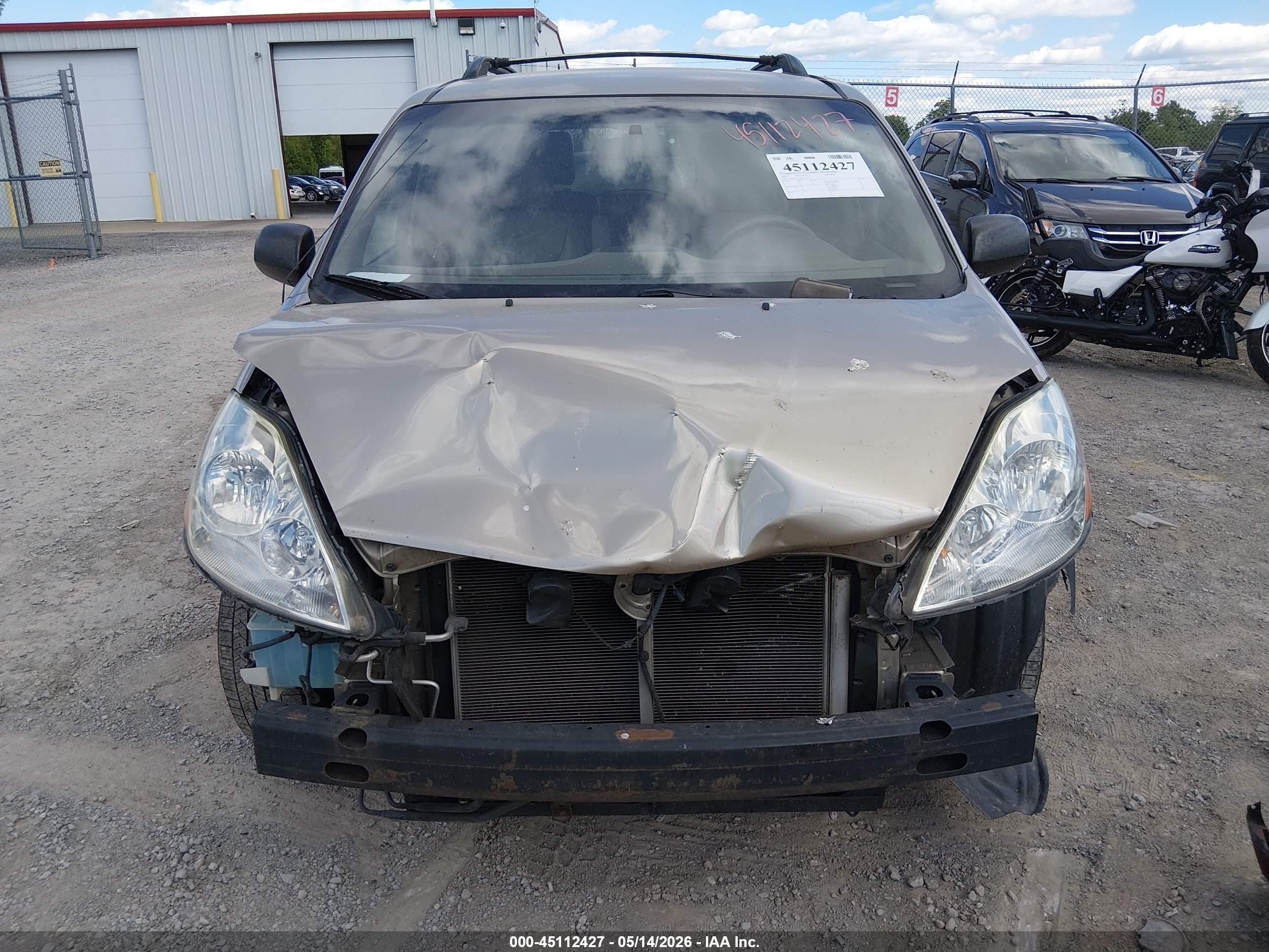 2010 Toyota Sienna Le Gold vin: 5TDKK4CC2AS331676
