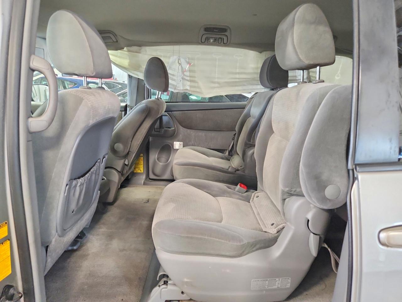 2010 Toyota Sienna Le 7-passenger Tan vin: 5TDKK4CC2AS339194