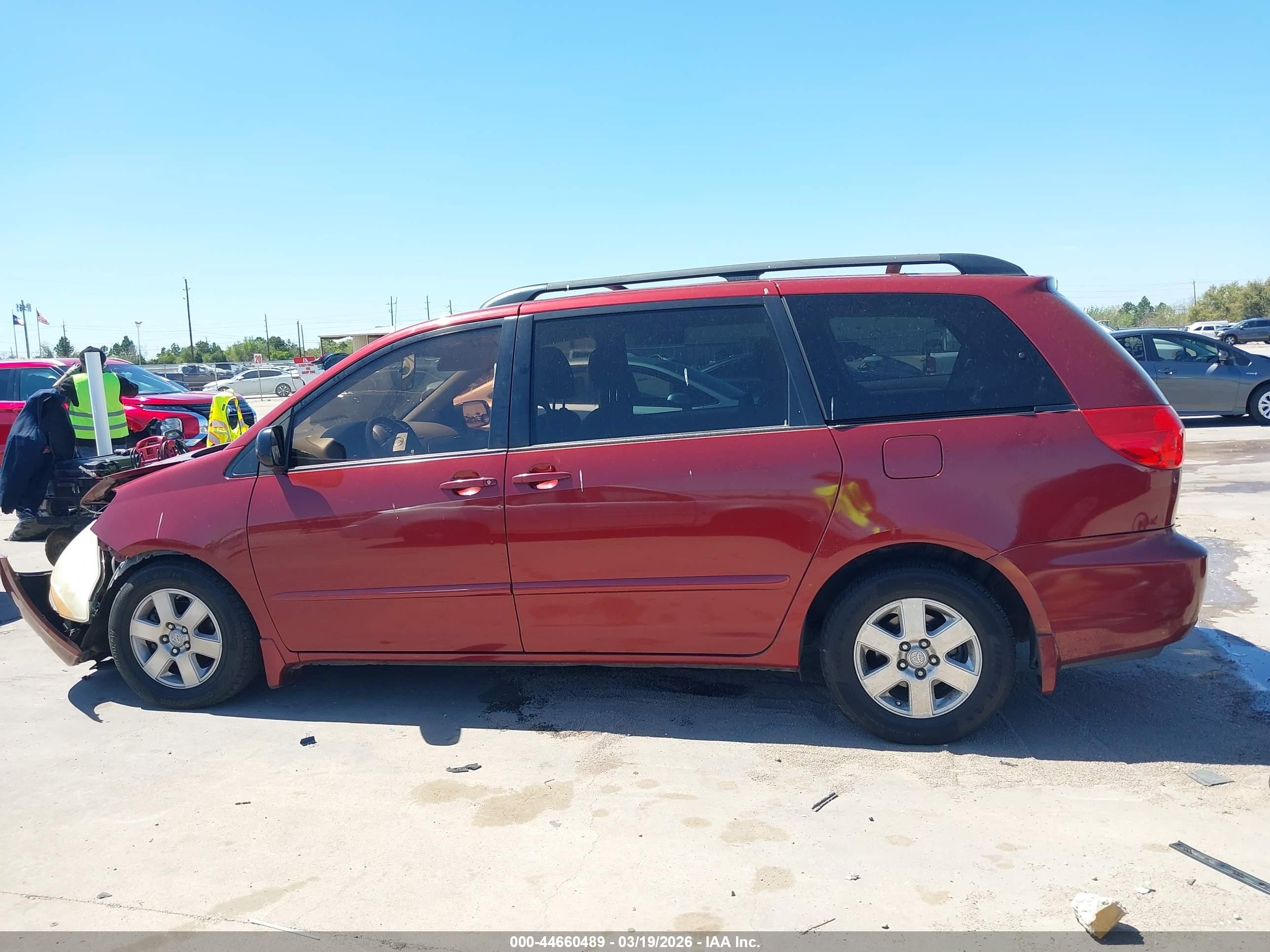 2010 Toyota Sienna Le Red vin: 5TDKK4CC3AS298977