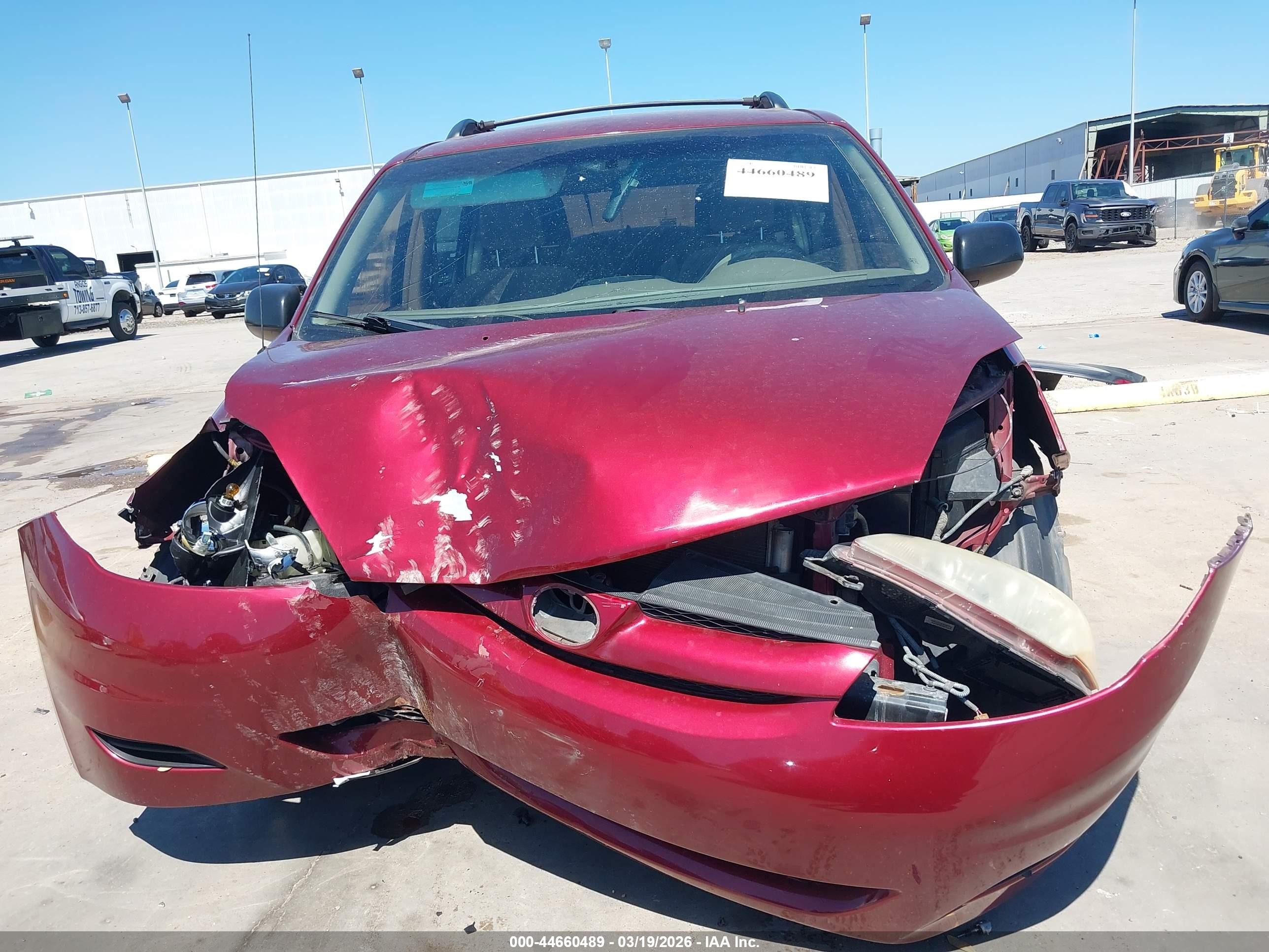 2010 Toyota Sienna Le Red vin: 5TDKK4CC3AS298977