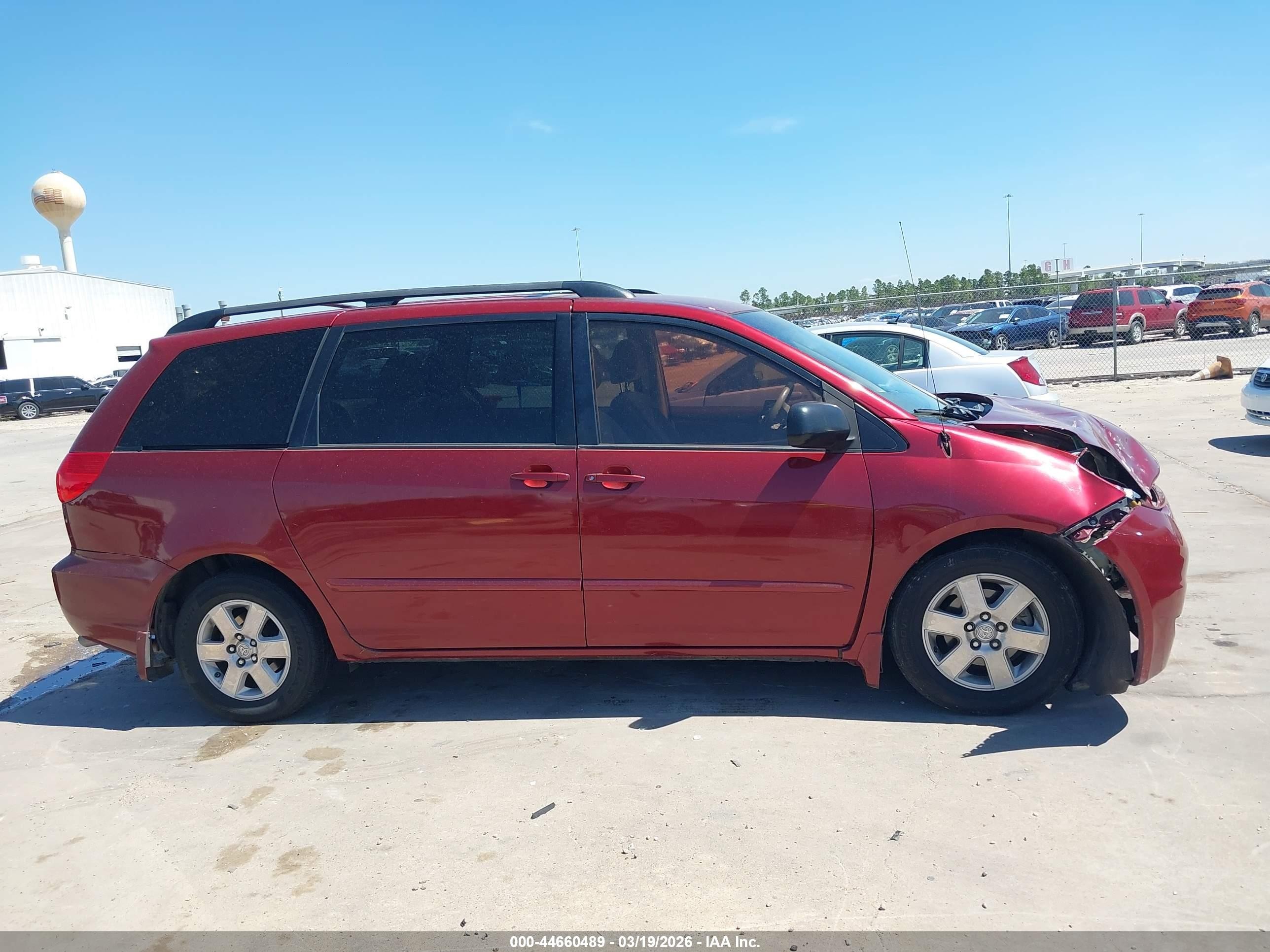 2010 Toyota Sienna Le Red vin: 5TDKK4CC3AS298977