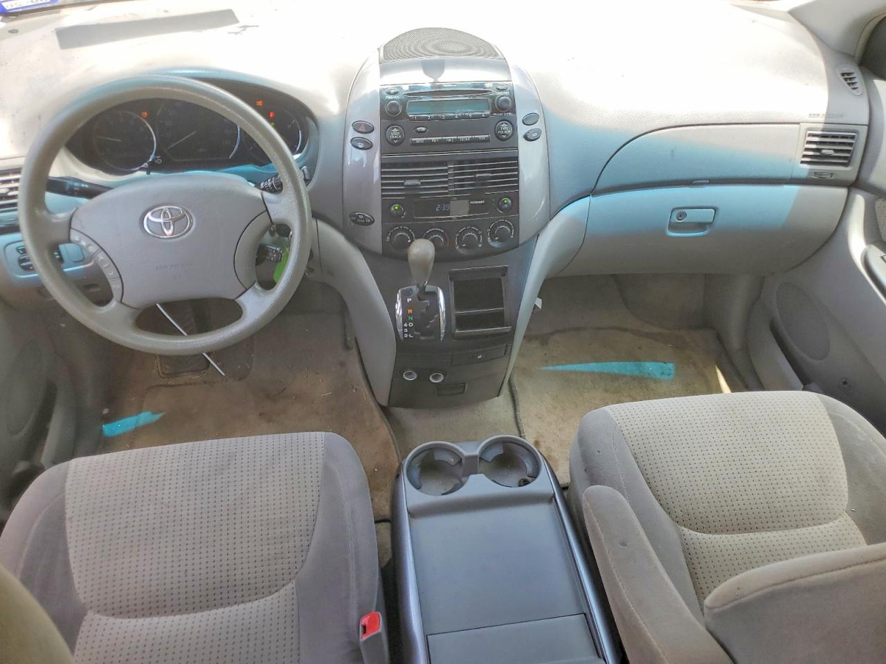 2010 Toyota Sienna Le 7-passenger Silver vin: 5TDKK4CC3AS305927