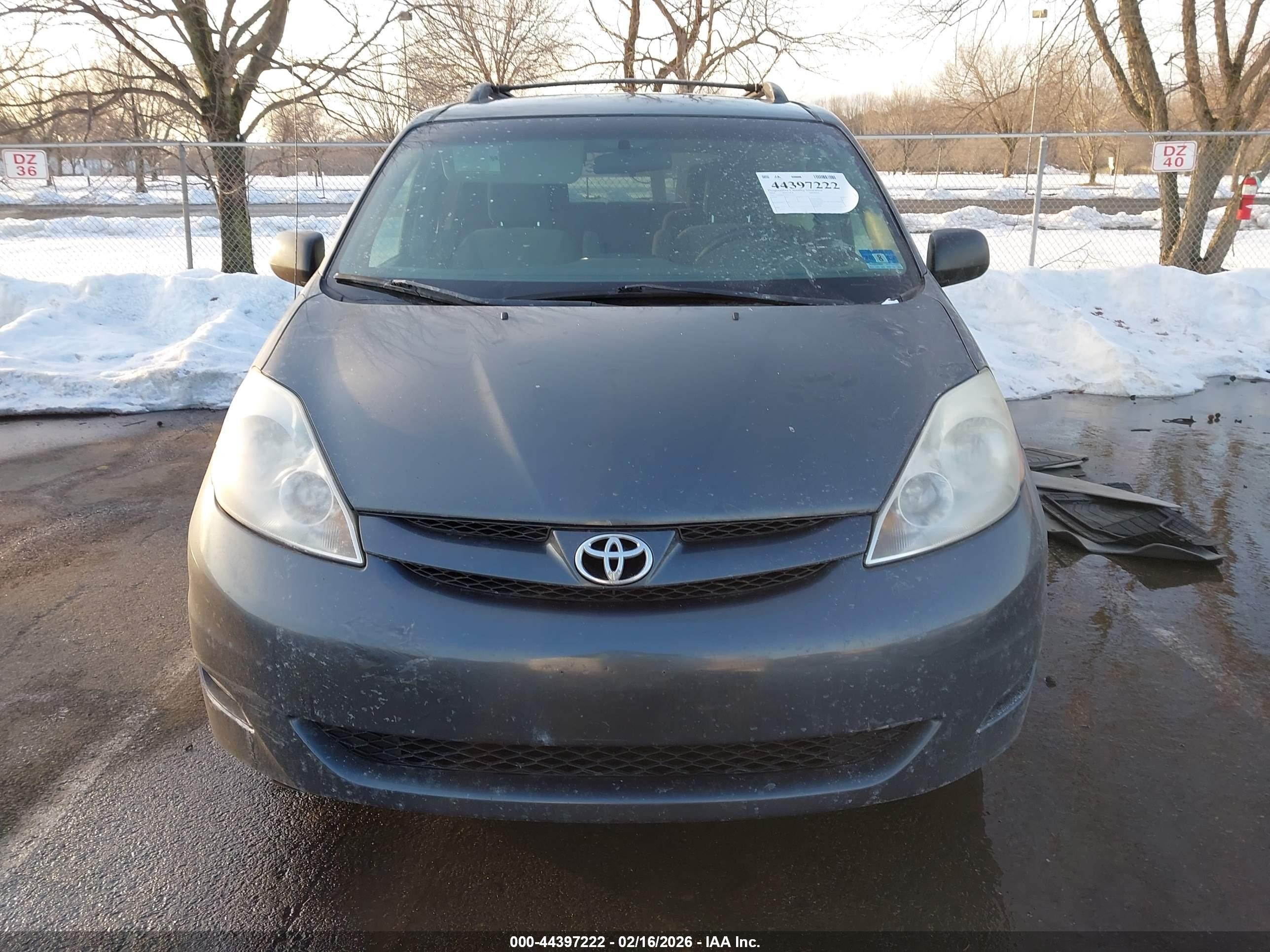 2010 Toyota Sienna Le Turquoise vin: 5TDKK4CC3AS313235