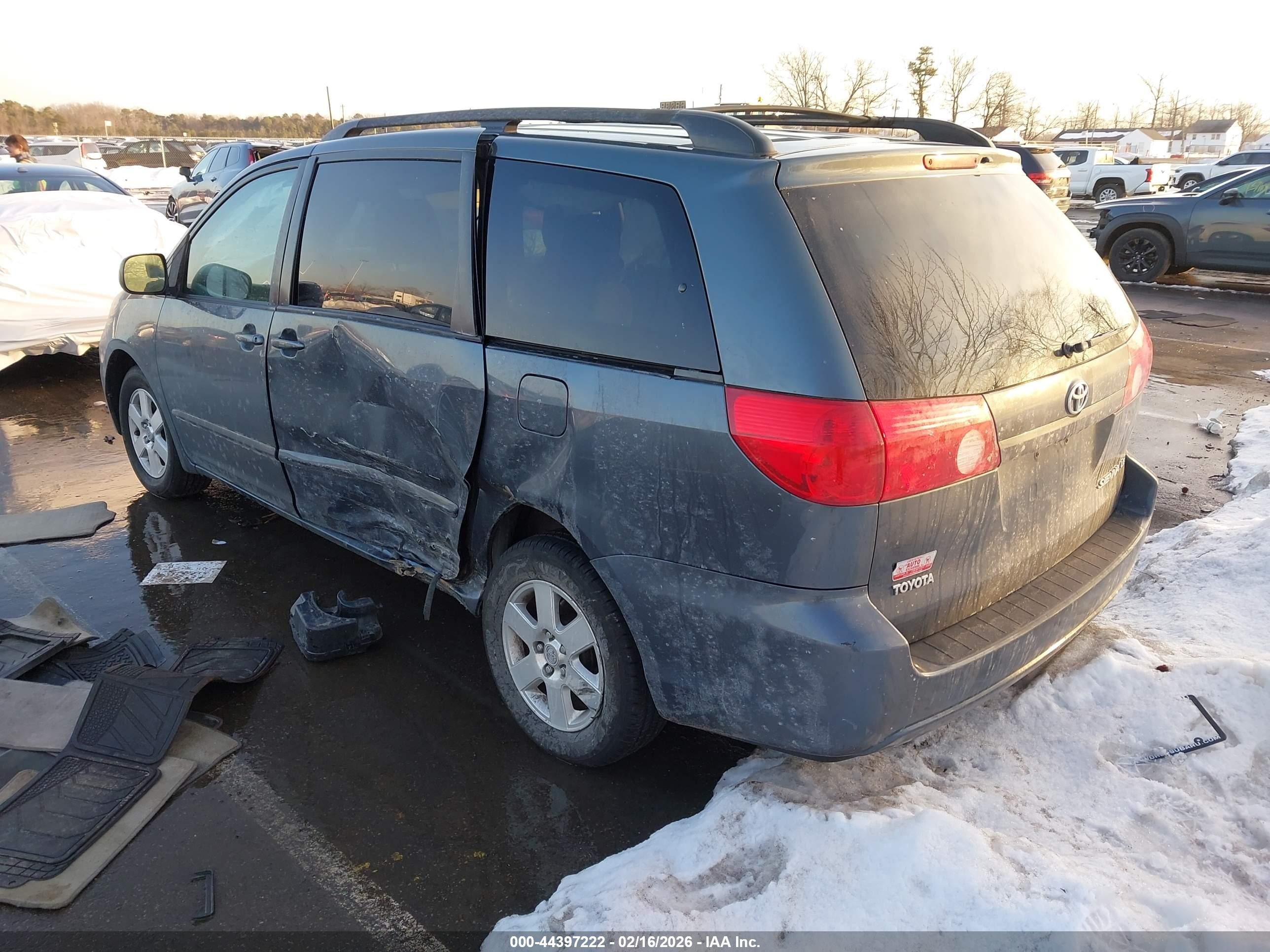 2010 Toyota Sienna Le Turquoise vin: 5TDKK4CC3AS313235
