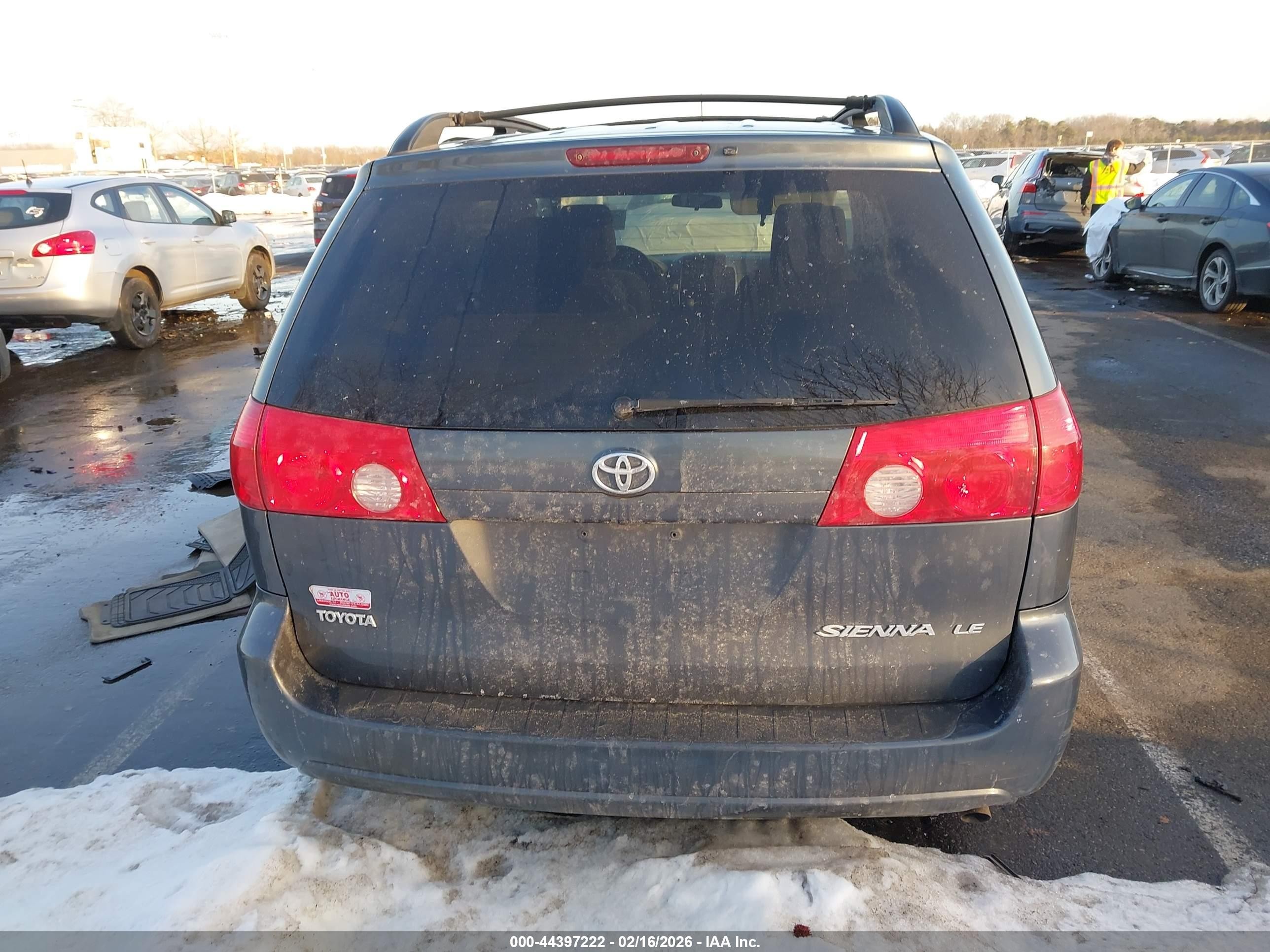 2010 Toyota Sienna Le Turquoise vin: 5TDKK4CC3AS313235