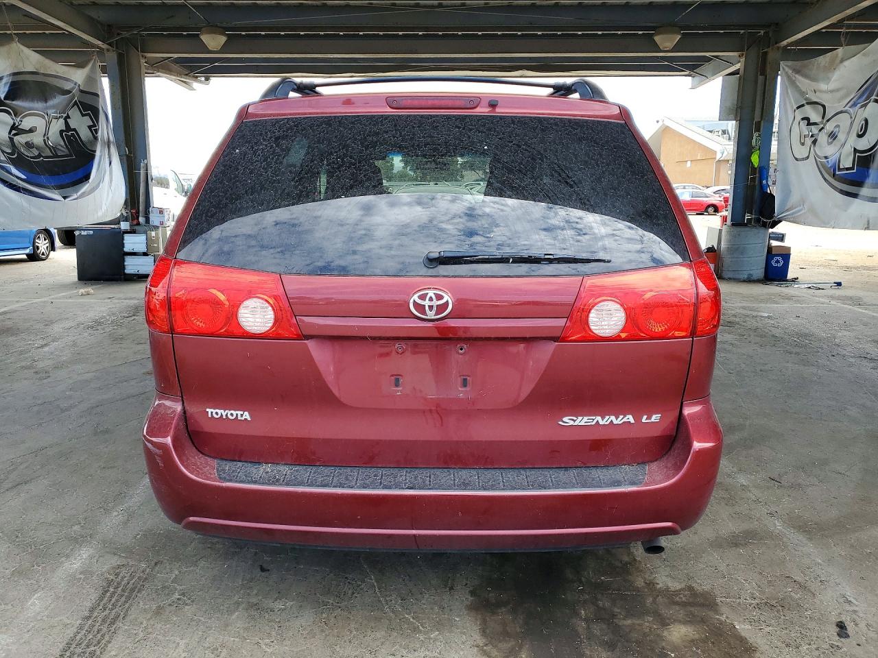 2010 Toyota Sienna Le 7-passenger Maroon vin: 5TDKK4CC3AS314076