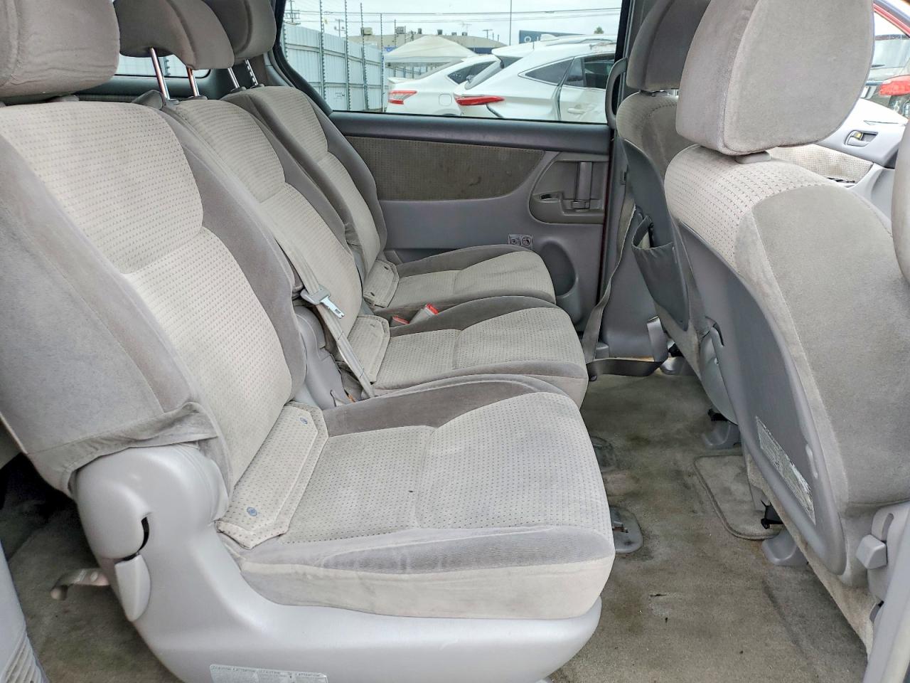 2010 Toyota Sienna Le 8-passenger Burgundy vin: 5TDKK4CC3AS318242