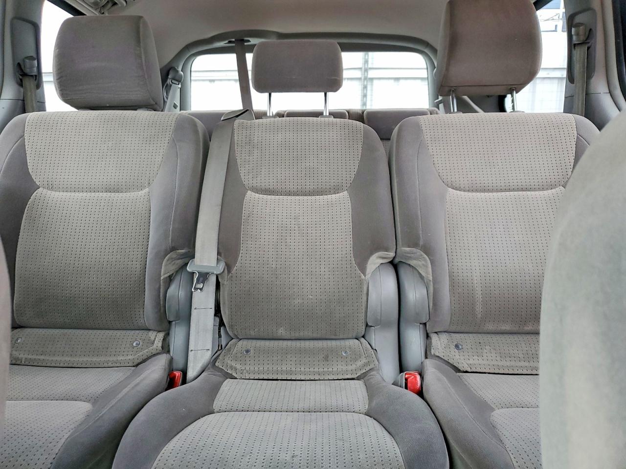 2010 Toyota Sienna Le 8-passenger Burgundy vin: 5TDKK4CC3AS318242