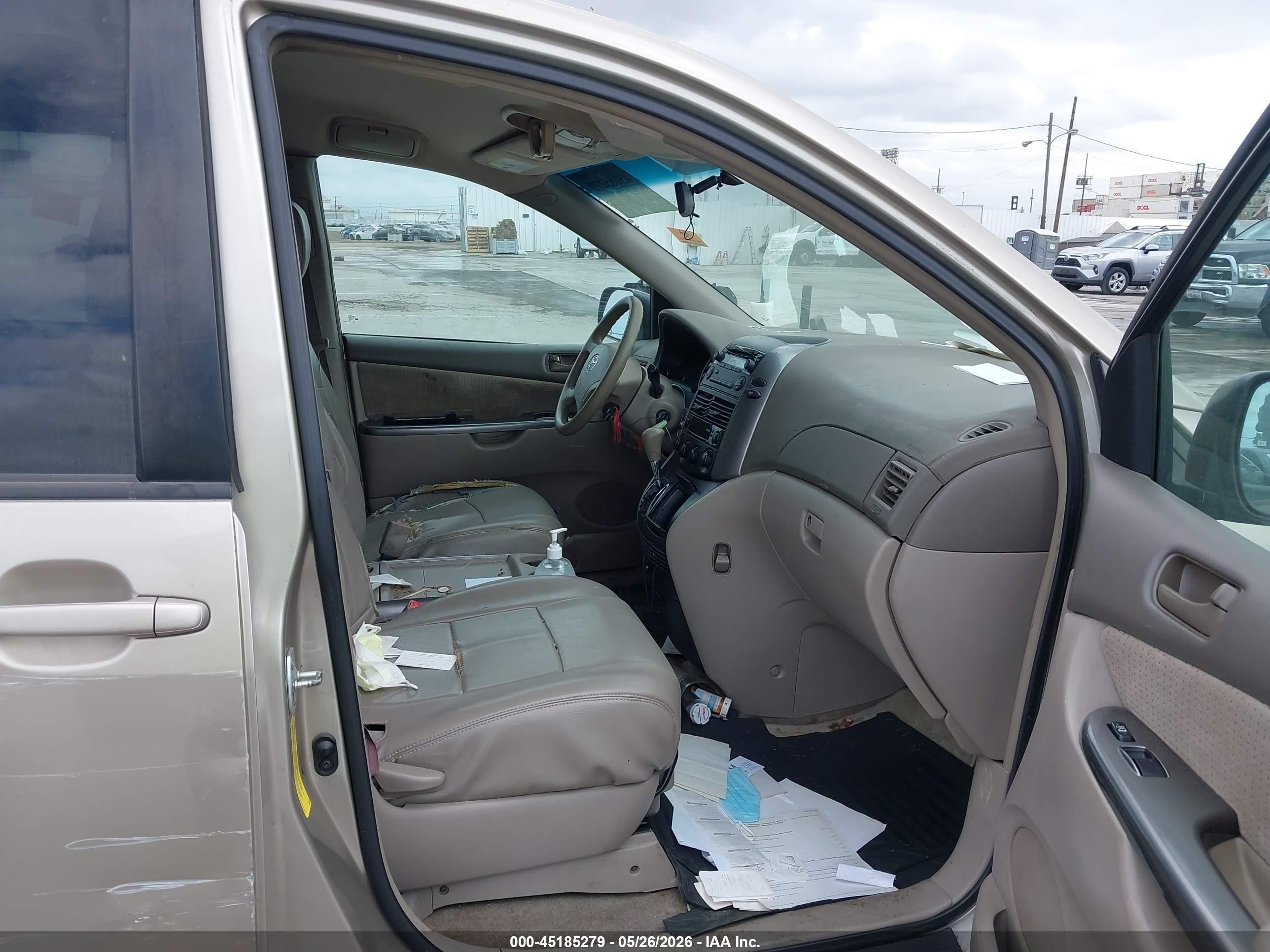 2010 Toyota Sienna Le Beige vin: 5TDKK4CC3AS319407