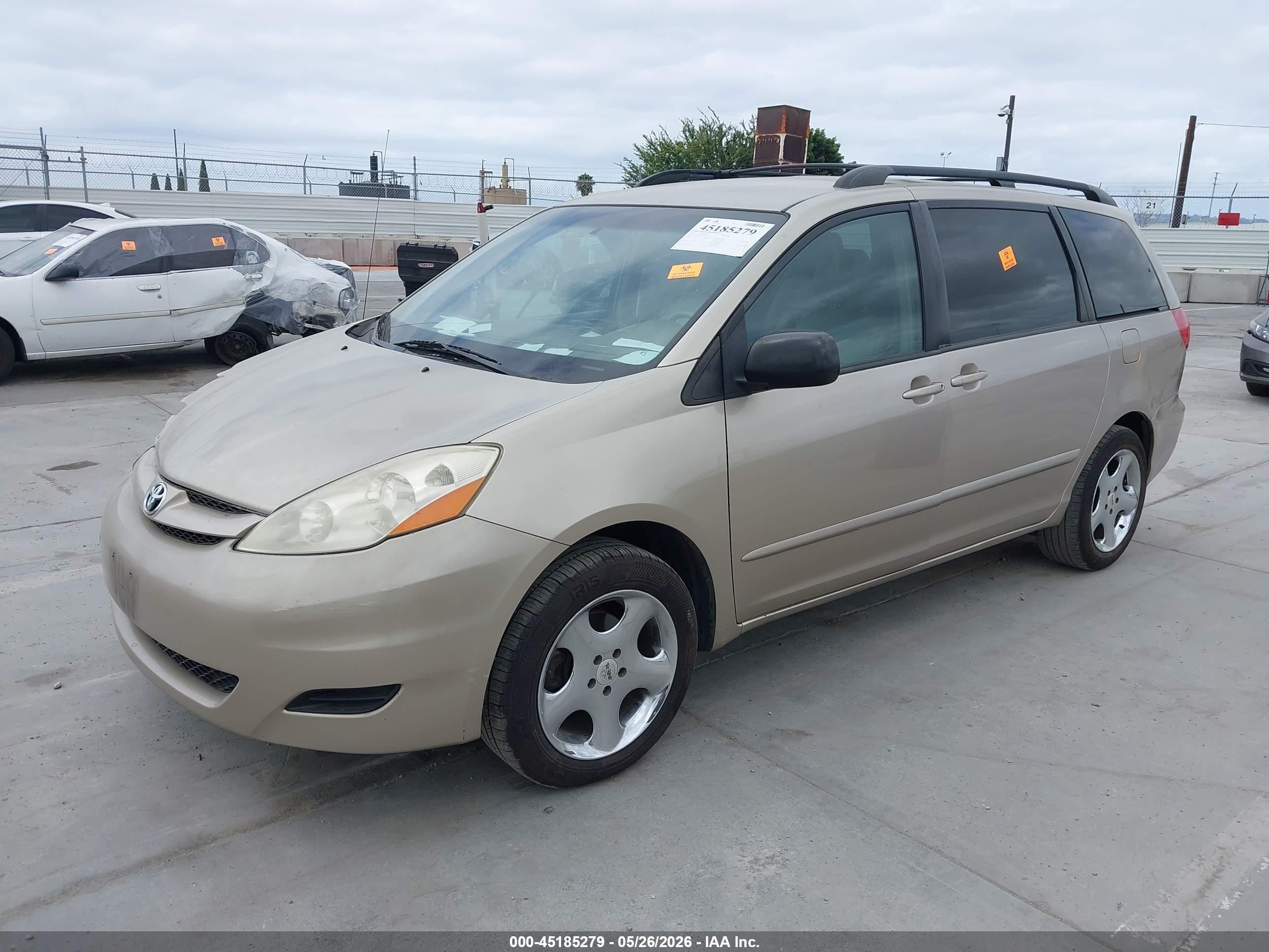 2010 Toyota Sienna Le Beige vin: 5TDKK4CC3AS319407
