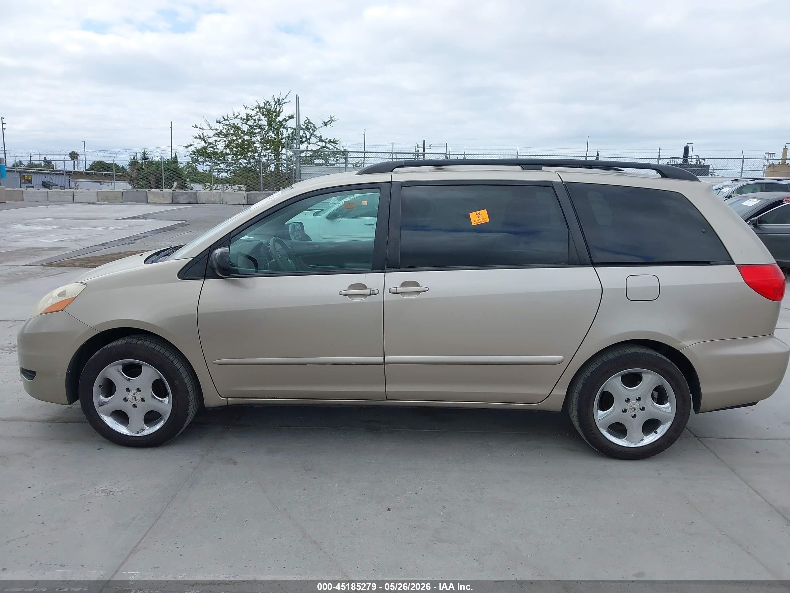 2010 Toyota Sienna Le Beige vin: 5TDKK4CC3AS319407