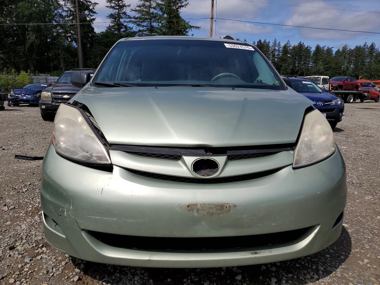2010 Toyota Sienna Le 8-passenger Green vin: 5TDKK4CC3AS321125